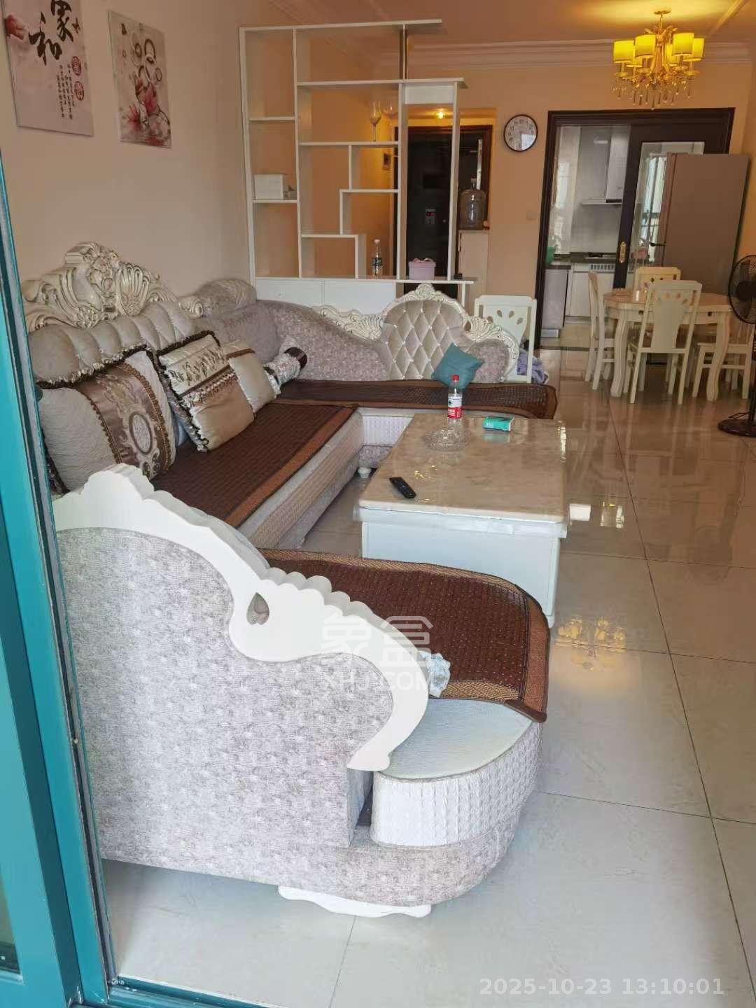 恒大翡翠华庭  2室2厅1卫    2000.0元/月