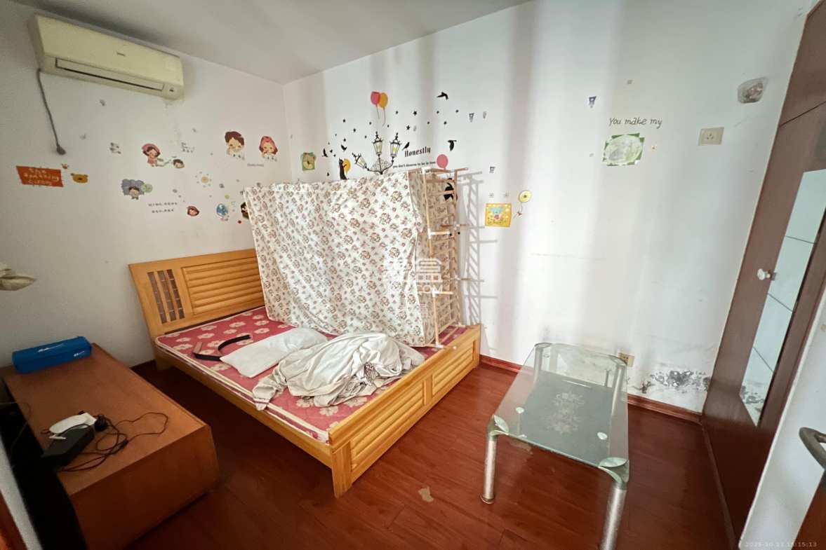 汇都公寓  4室1厅1卫    2400.0元/月 汇都公寓  4室1厅1卫    2400.0元/月室内图