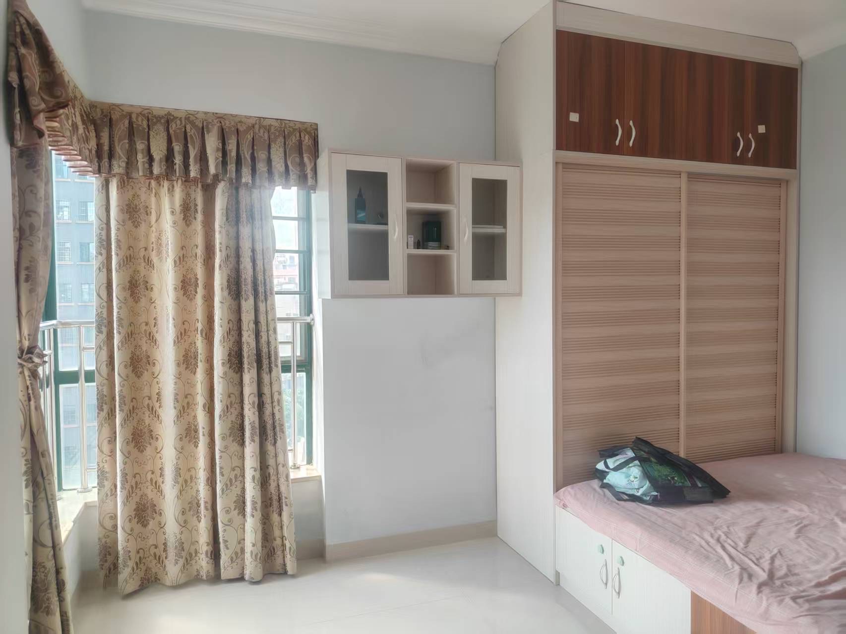 锦江丽都  2室2厅1卫    146.0万客厅