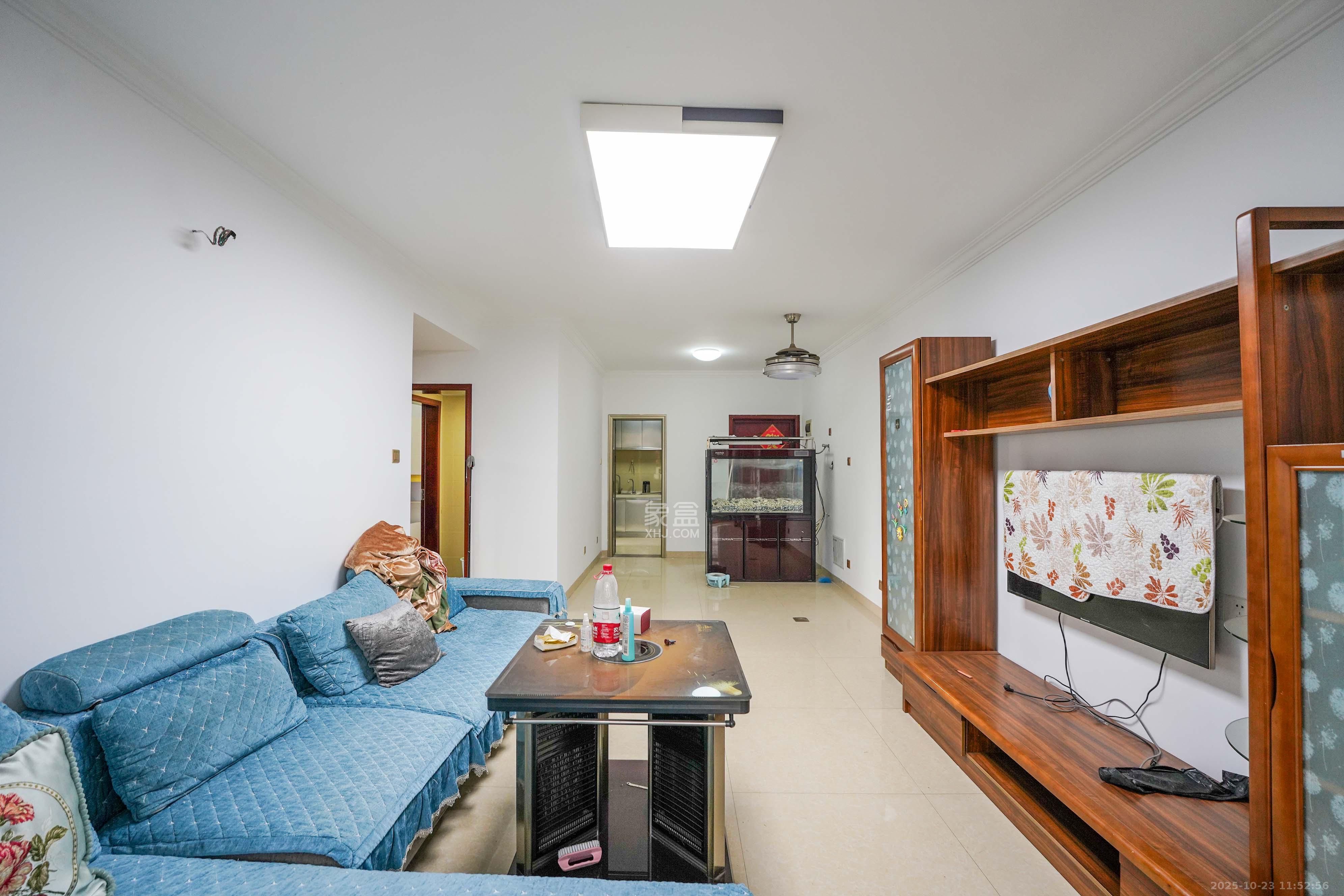 山水嘉园  3室2厅1卫    56.0万 山水嘉园  3室2厅1卫    56.0万客厅