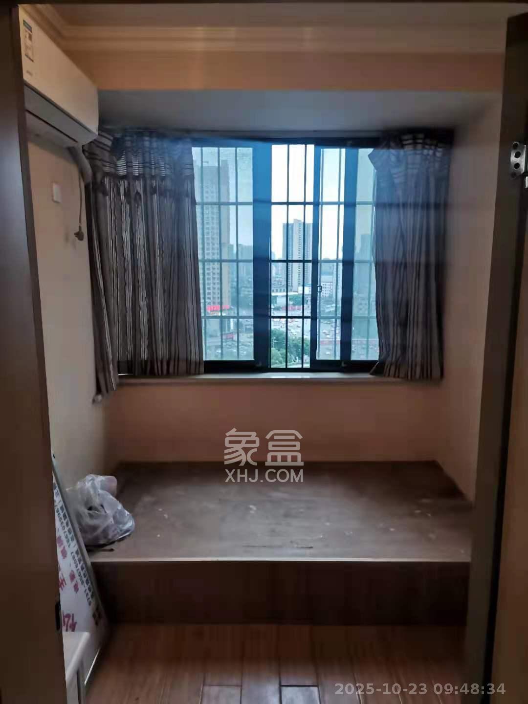 尊邸华庭  3室1厅1卫    2100.0元/月 尊邸华庭  3室1厅1卫    2100.0元/月室内图