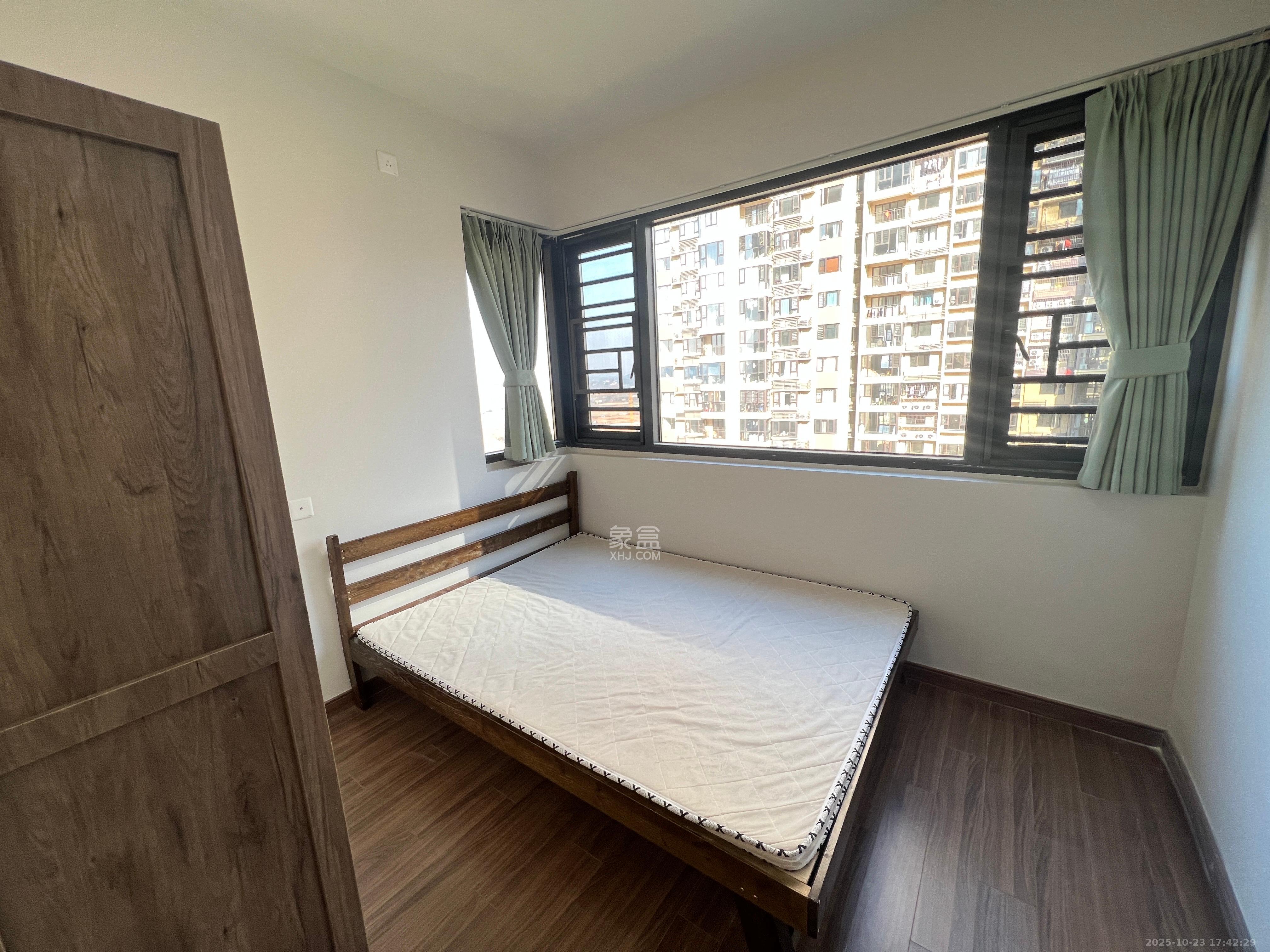 保利香槟国际  4室2厅2卫    2200.0元/月室内图