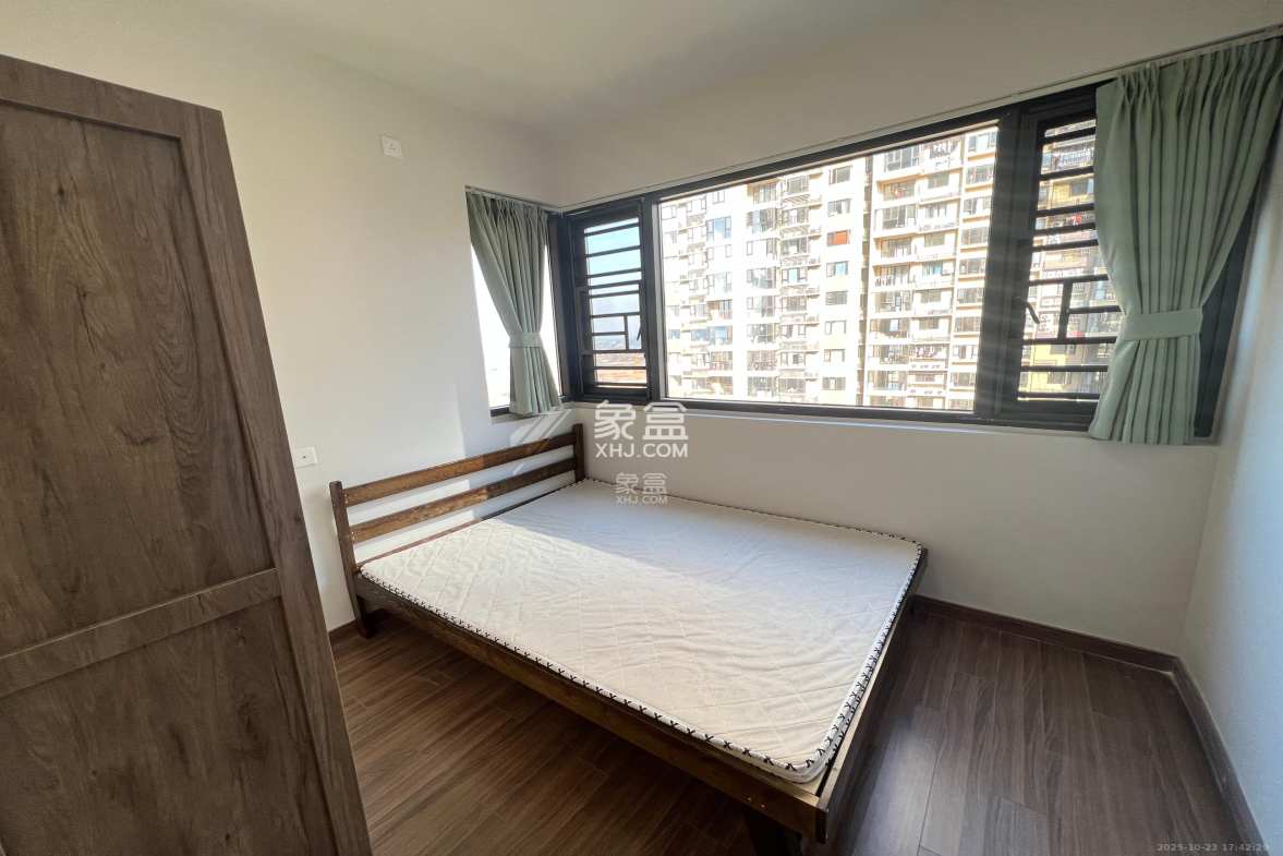 保利香槟国际 4室2厅2卫 2200.0元/月 保利香槟国际 4室2厅2卫 2200.0元/月室内图