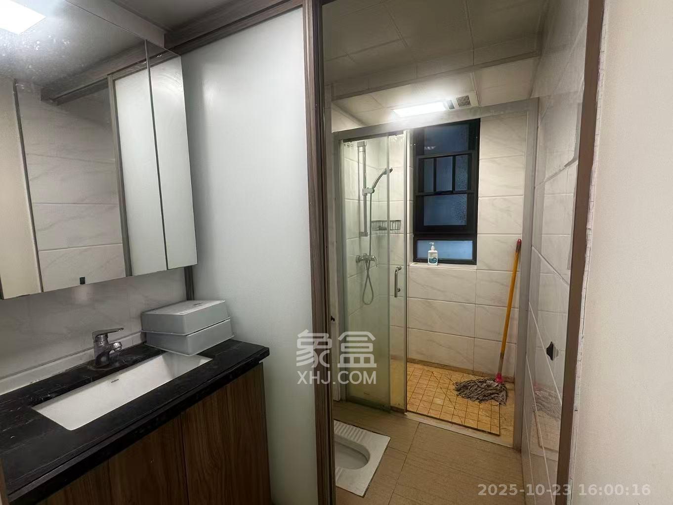 碧桂园大学印象一期  3室2厅2卫    1600.0元/月室内图