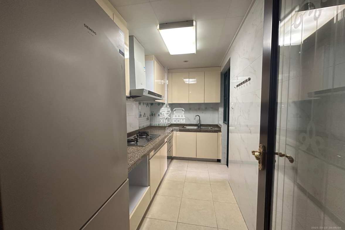 恒大雅苑 3室2厅2卫 3000.0元/月 恒大雅苑 3室2厅2卫 3000.0元/月室内图