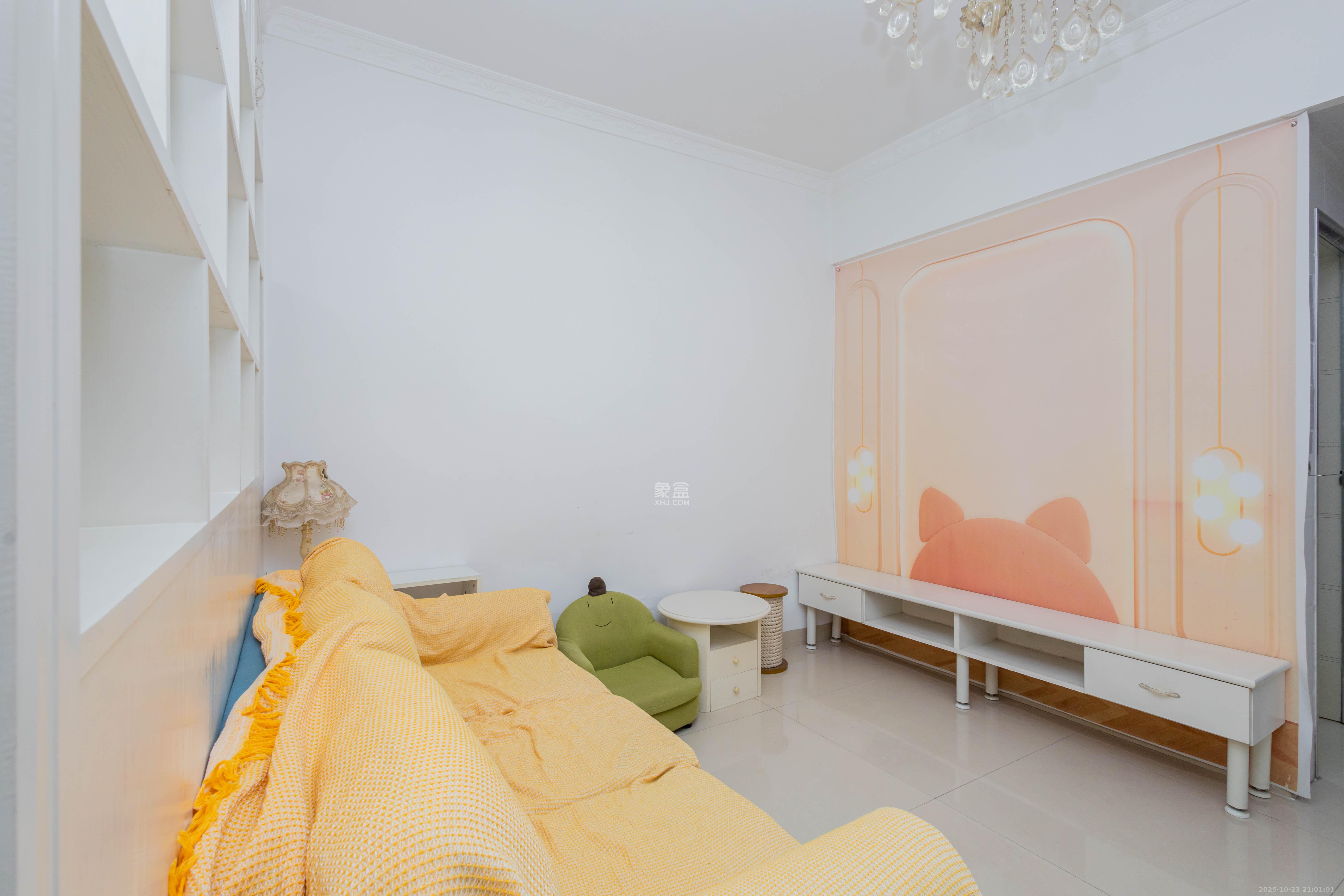 I尚国际（元泰大厦)  1室1厅1卫    23.0万客厅