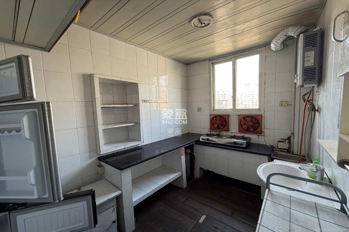 长坡社区  1室0厅1卫    1000.0元/月 长坡社区  1室0厅1卫    1000.0元/月室内图