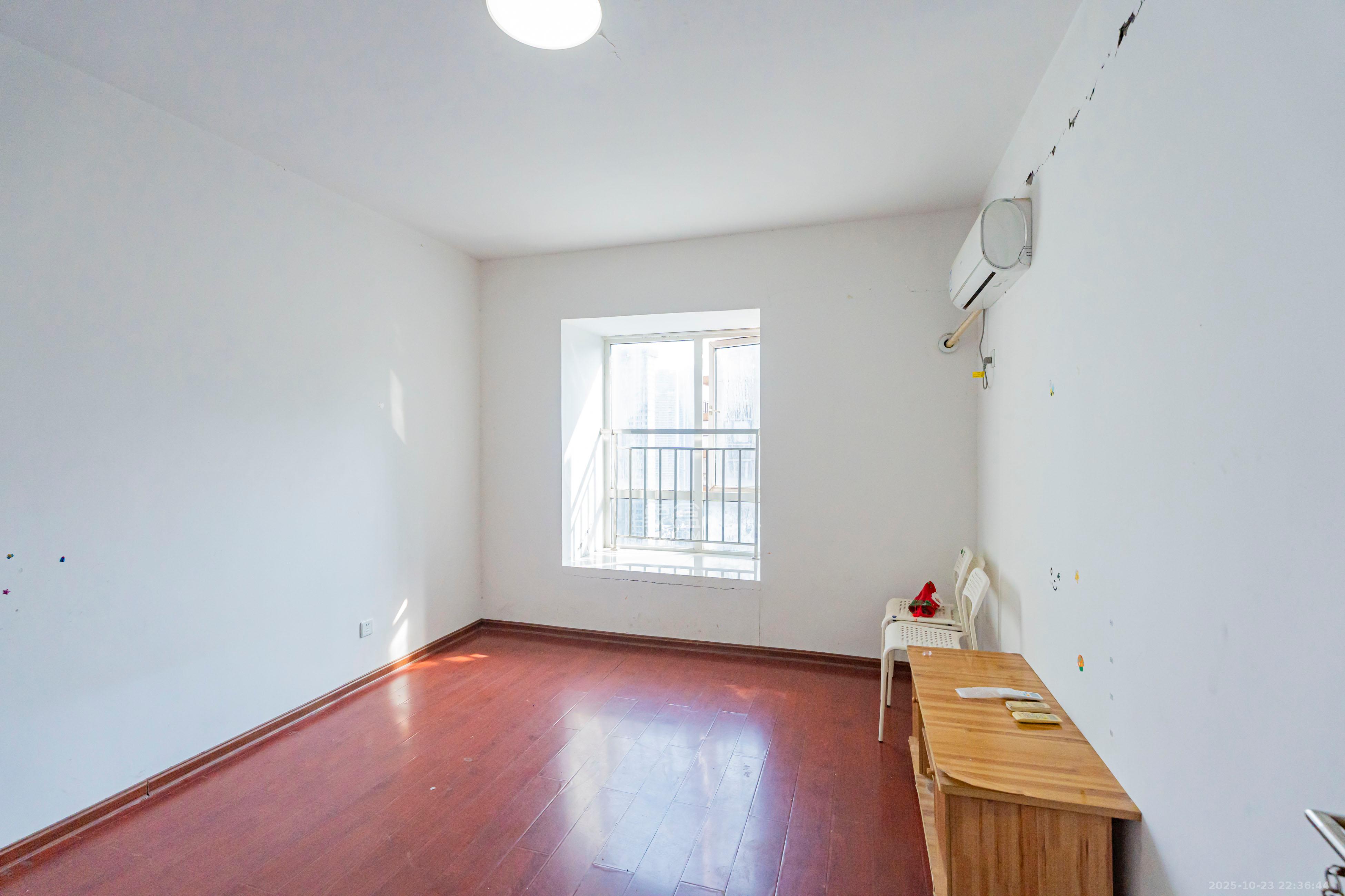 凯乐国际城  2室2厅1卫    85.0万 凯乐国际城  2室2厅1卫    85.0万卧室