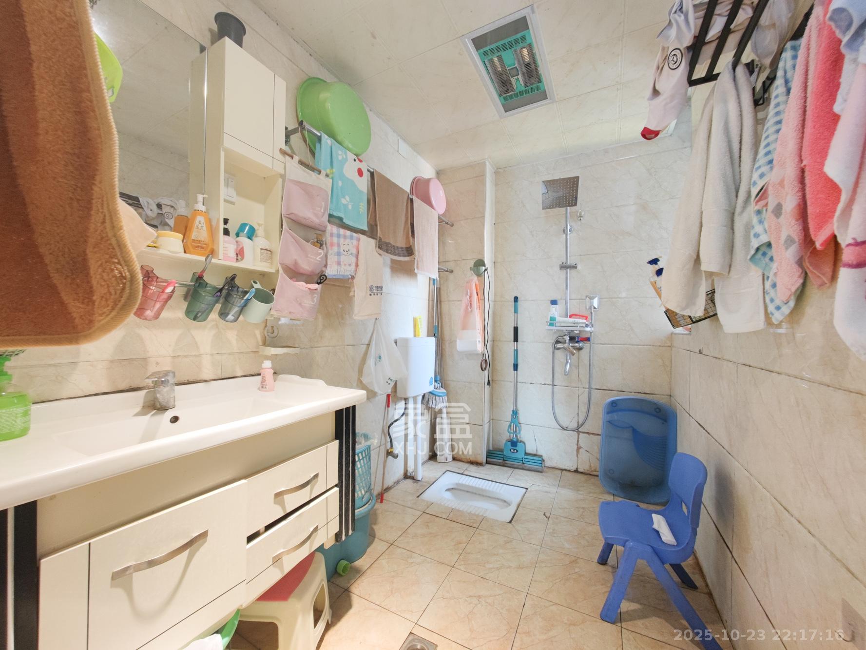 潇湘名城(新里程潇湘名城)  1室2厅2卫    96.0万卫生间