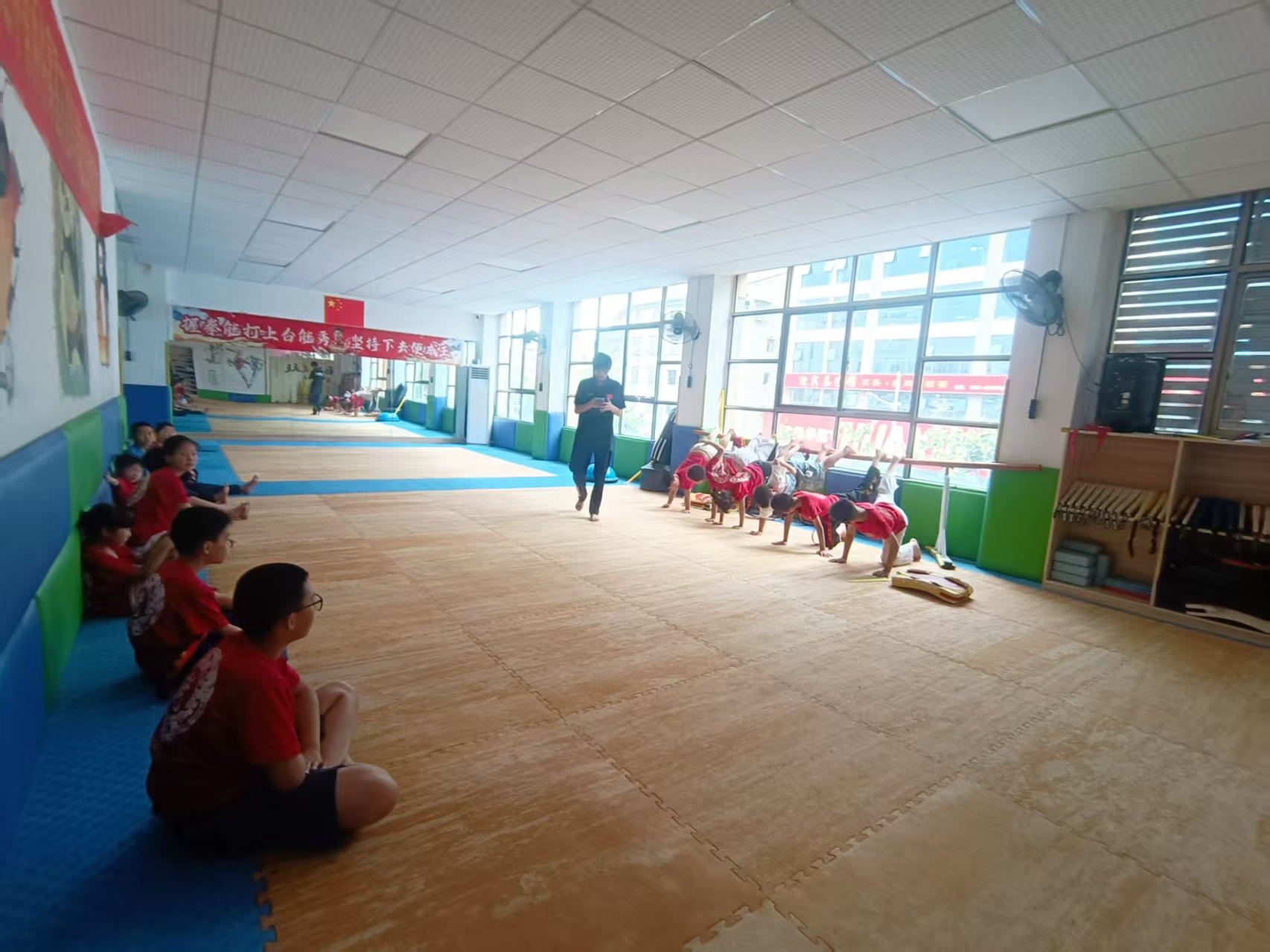 朝阳办事处江金社区  3室2厅2卫    4000.0元/月 朝阳办事处江金社区  3室2厅2卫    4000.0元/月室内图