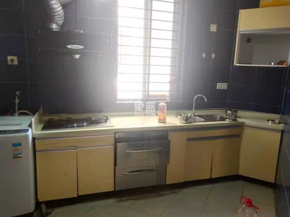 金域湾畔  2室1厅1卫    2300.0元/月室内图