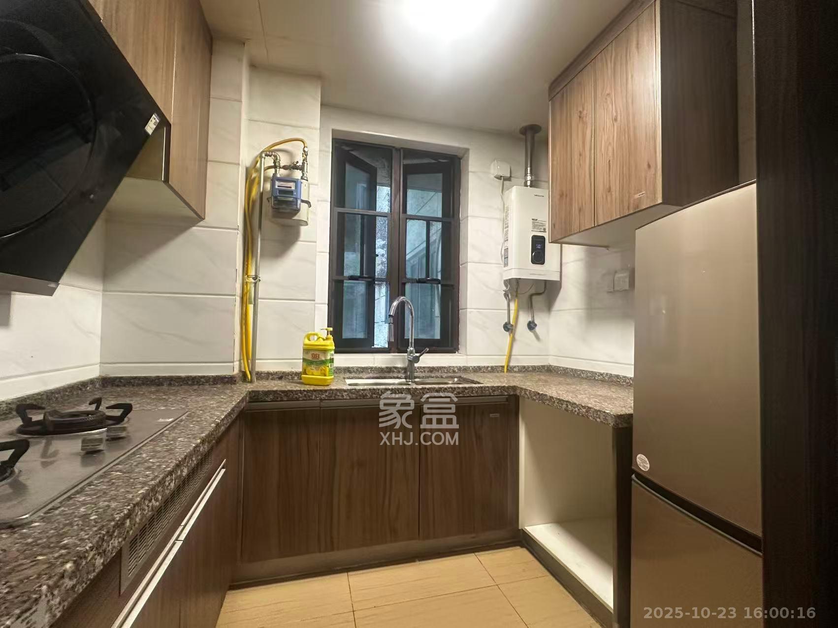 碧桂园大学印象一期  3室2厅2卫    1600.0元/月室内图