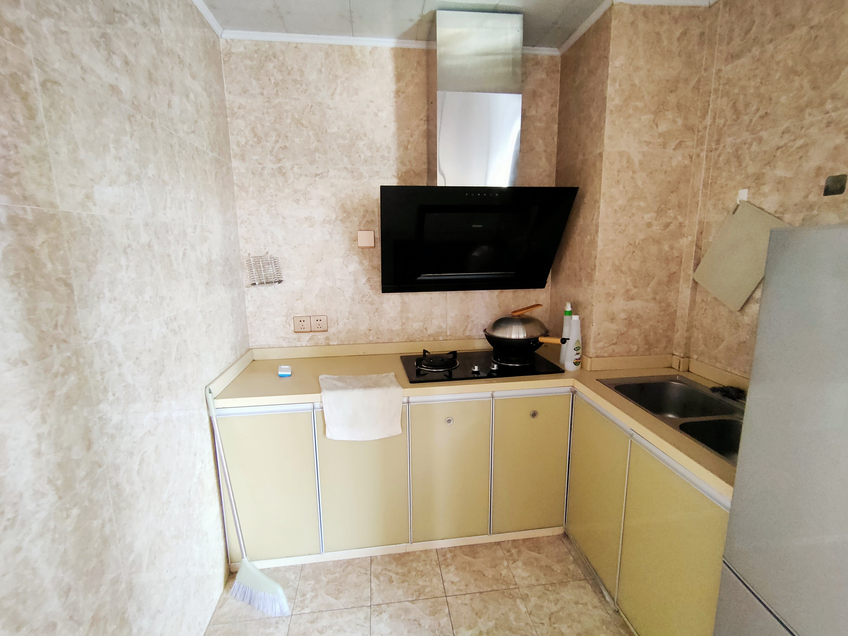 玉沙广场（京华城）  2室1厅1卫    3000.0元/月室内图