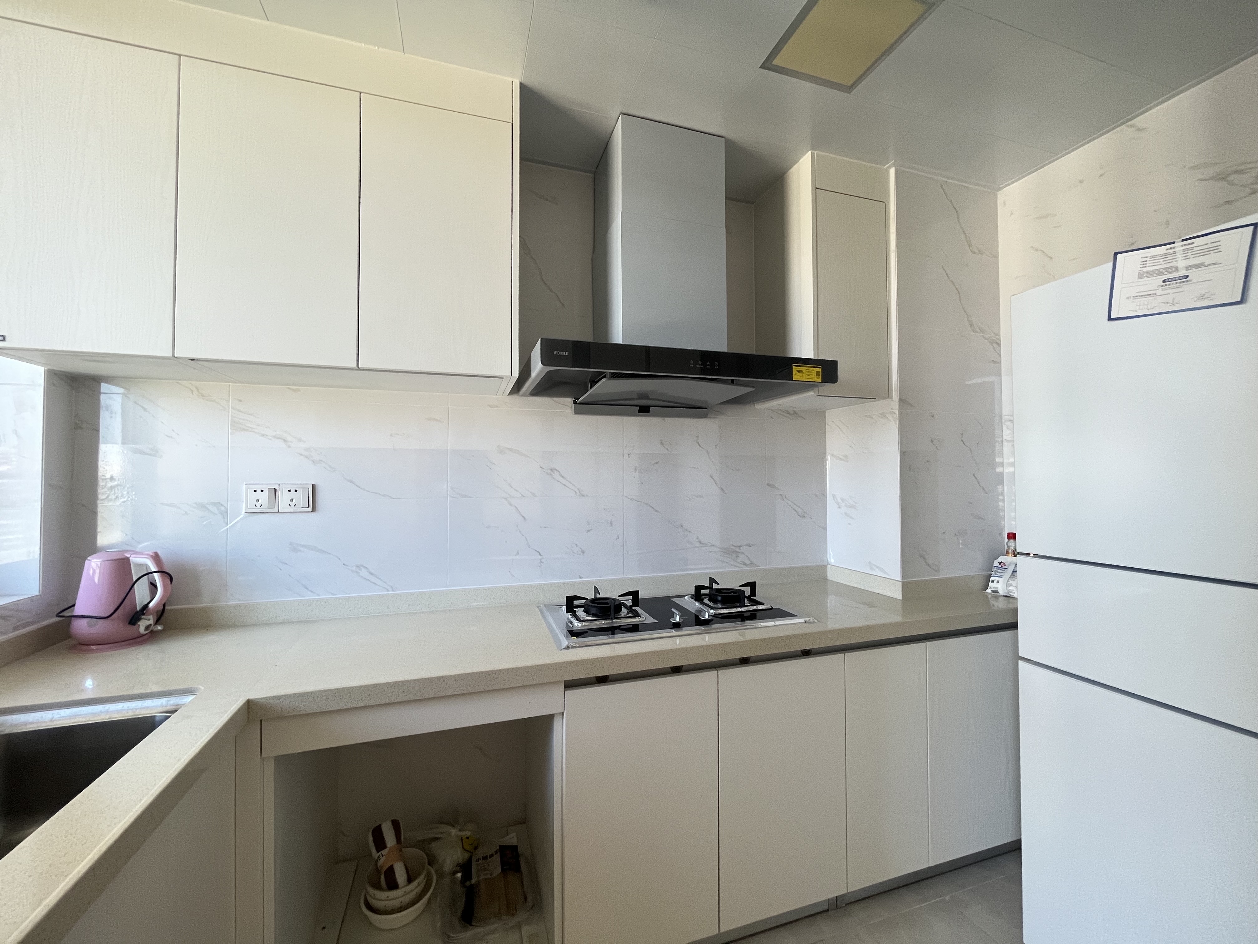 星华海岸城四期  3室2厅2卫    2500.0元/月室内图