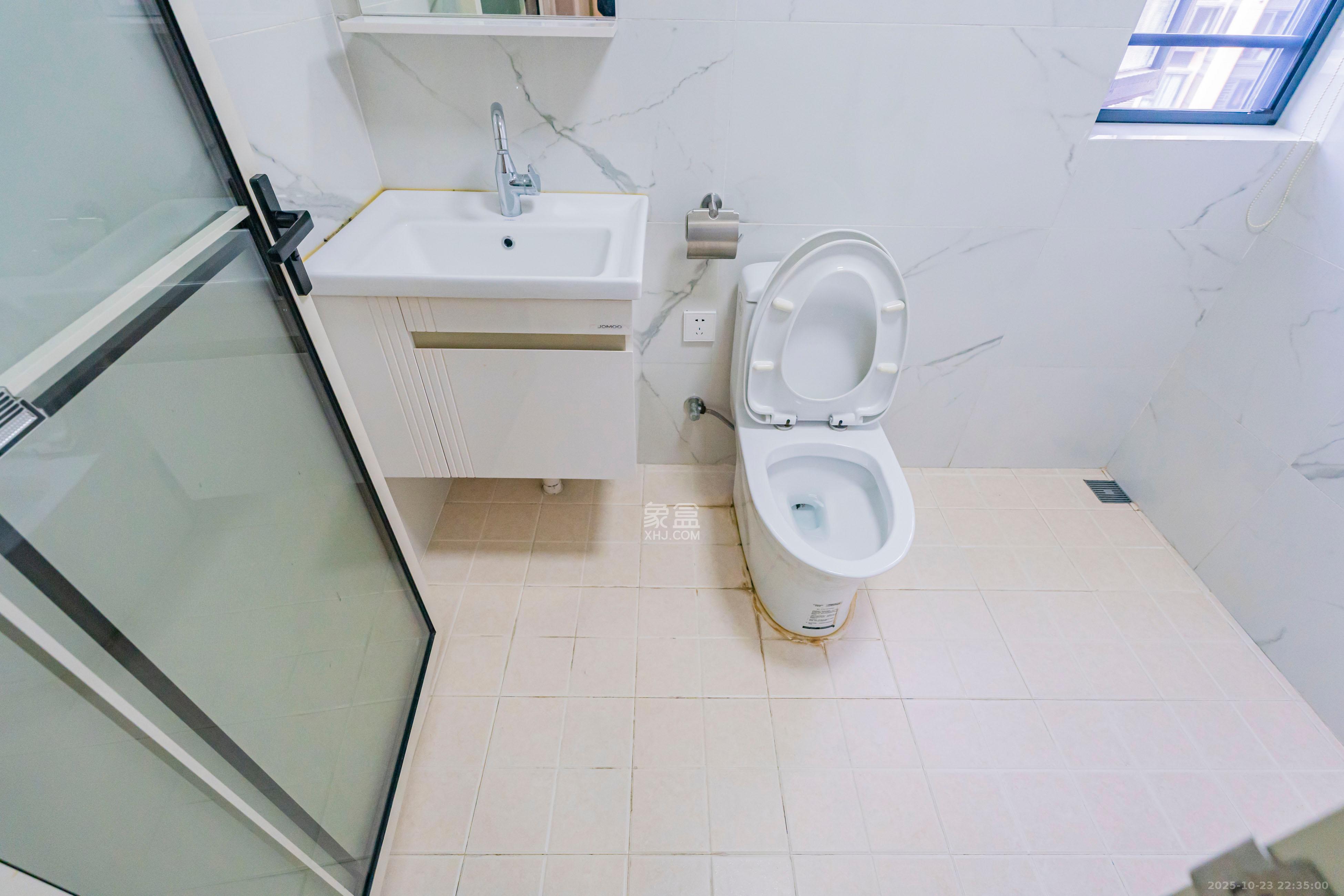 天健城  1室1厅1卫    75.0万 天健城  1室1厅1卫    75.0万卫生间