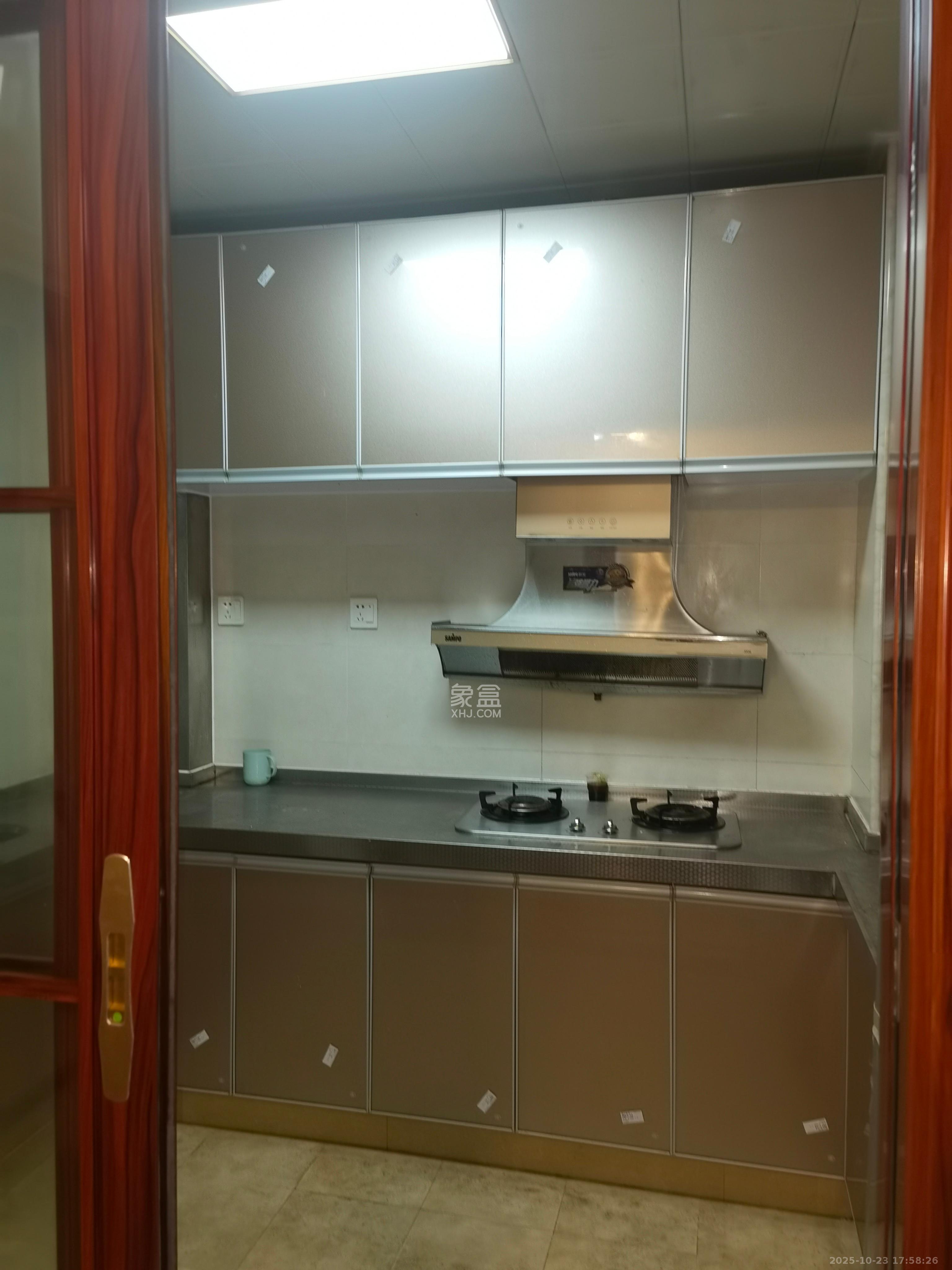 洋湖和园(福联嘉苑)  3室2厅2卫    2600.0元/月 洋湖和园(福联嘉苑)  3室2厅2卫    2600.0元/月室内图