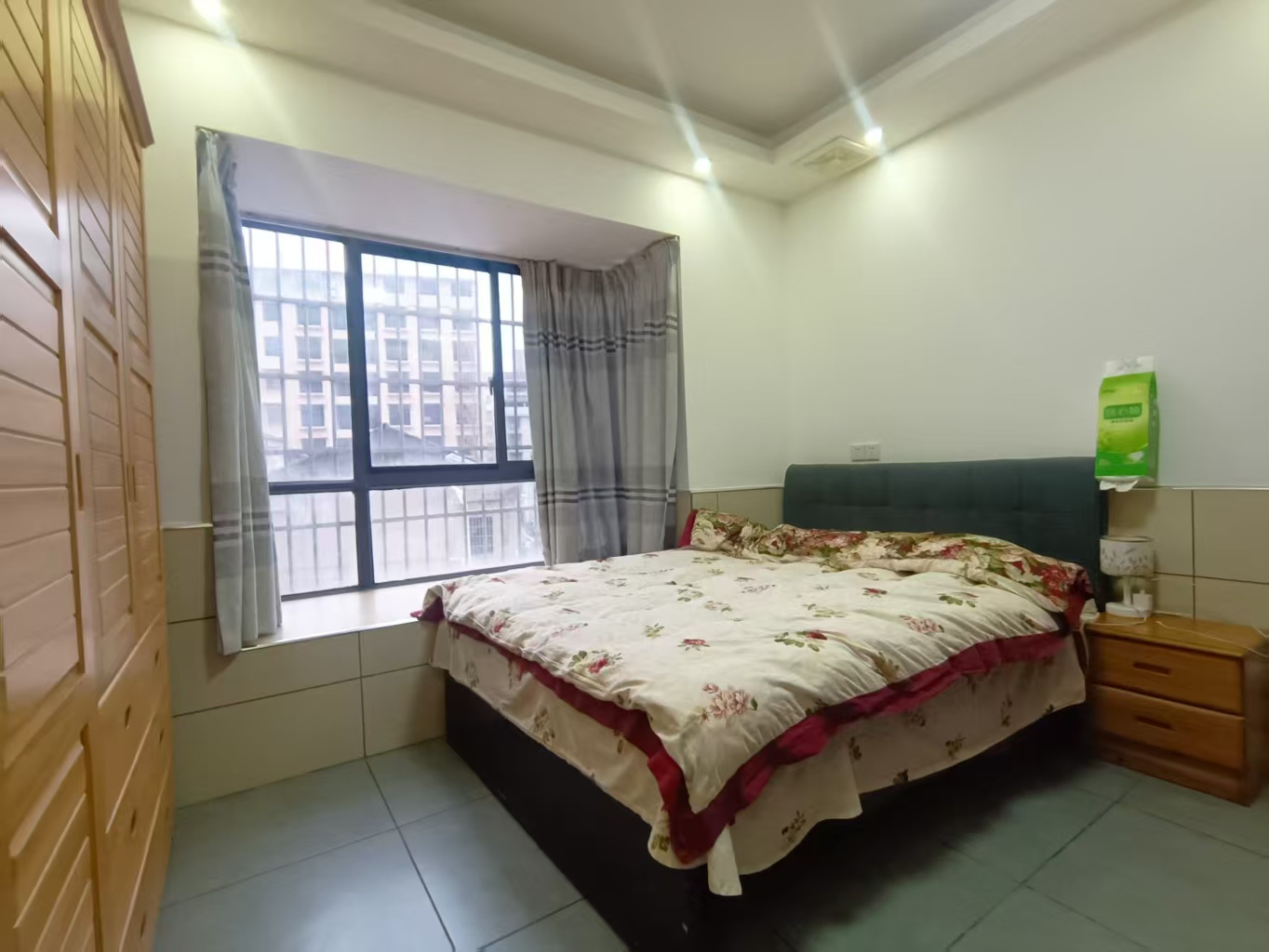 龙洲馨苑 4室3厅3卫 2800.0元/月 龙洲馨苑 4室3厅3卫 2800.0元/月室内图