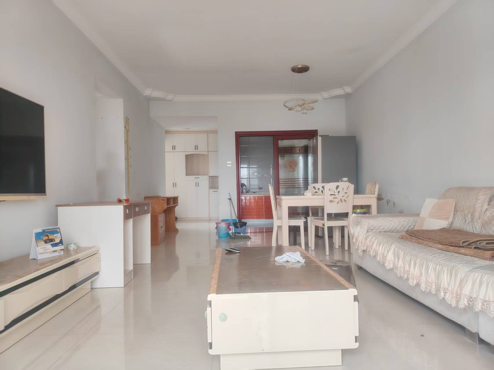 锦江丽都  2室2厅1卫    146.0万客厅