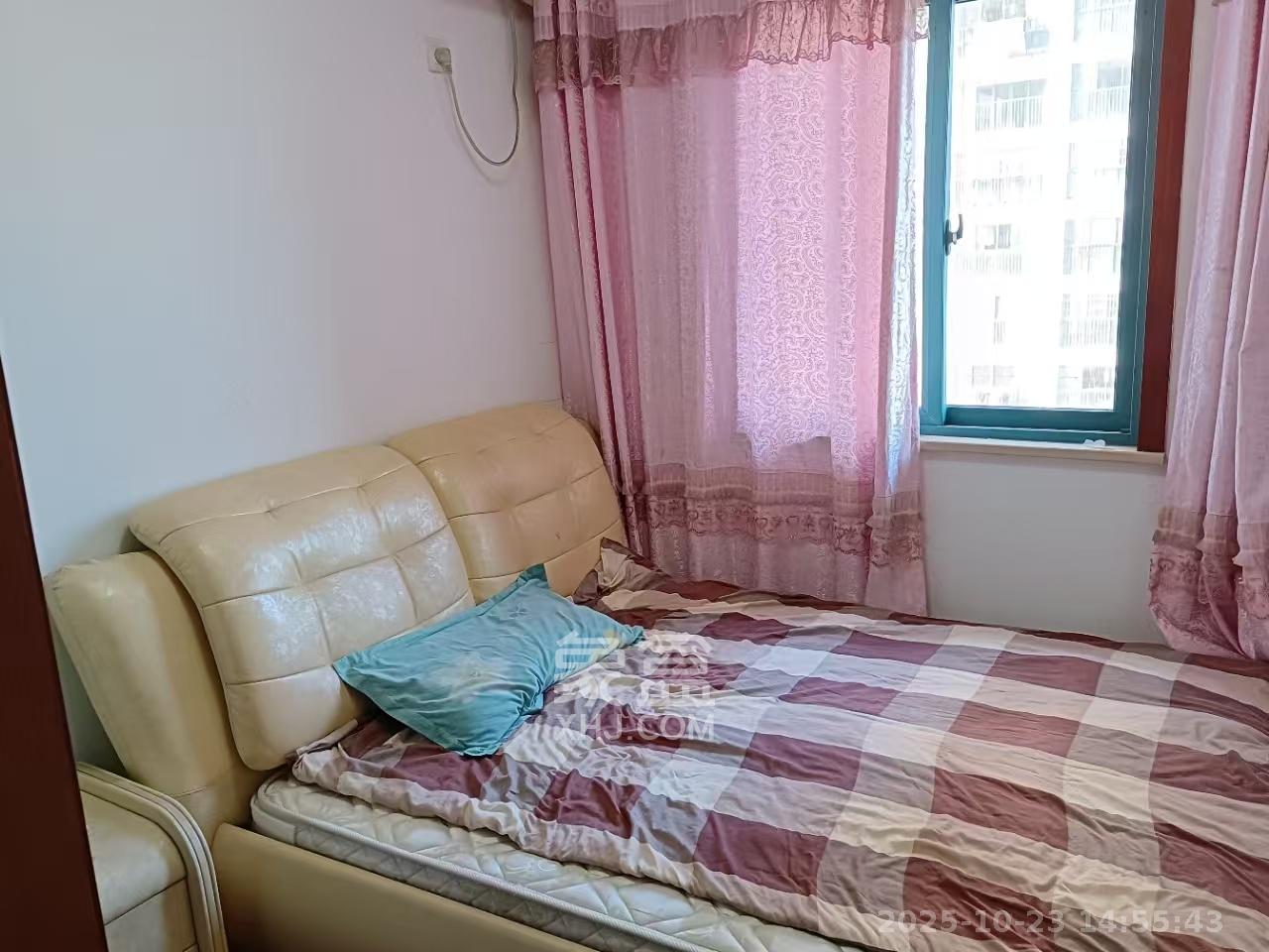 蝴蝶谷 3室2厅2卫 1800.0元/月 蝴蝶谷 3室2厅2卫 1800.0元/月室内图