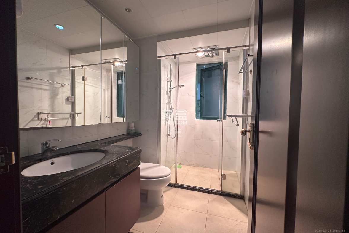 恒大雅苑 3室2厅2卫 3000.0元/月 恒大雅苑 3室2厅2卫 3000.0元/月室内图