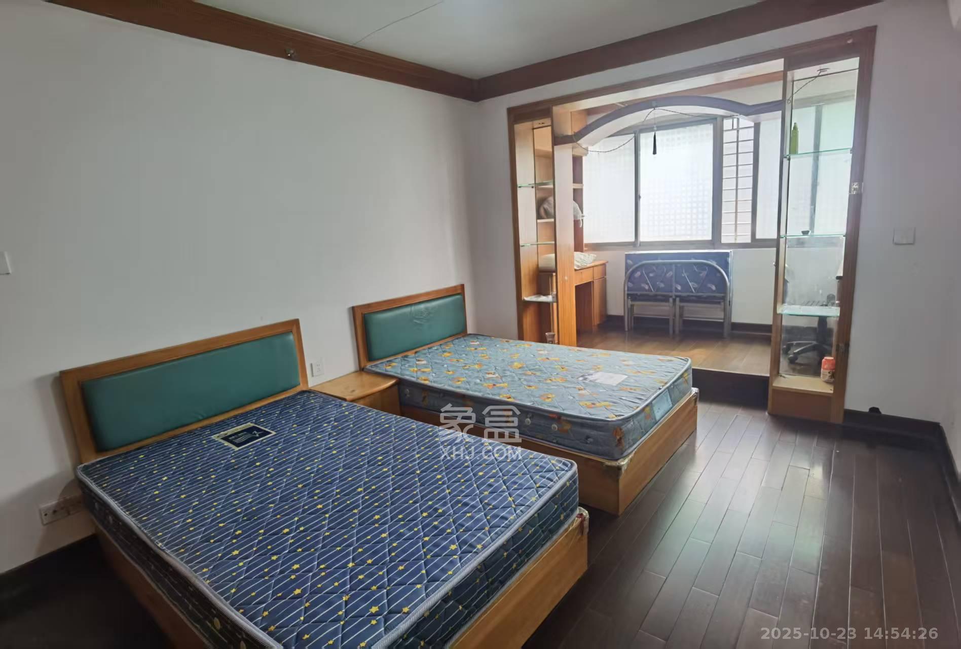 德政园  2室2厅1卫    1700.0元/月室内图