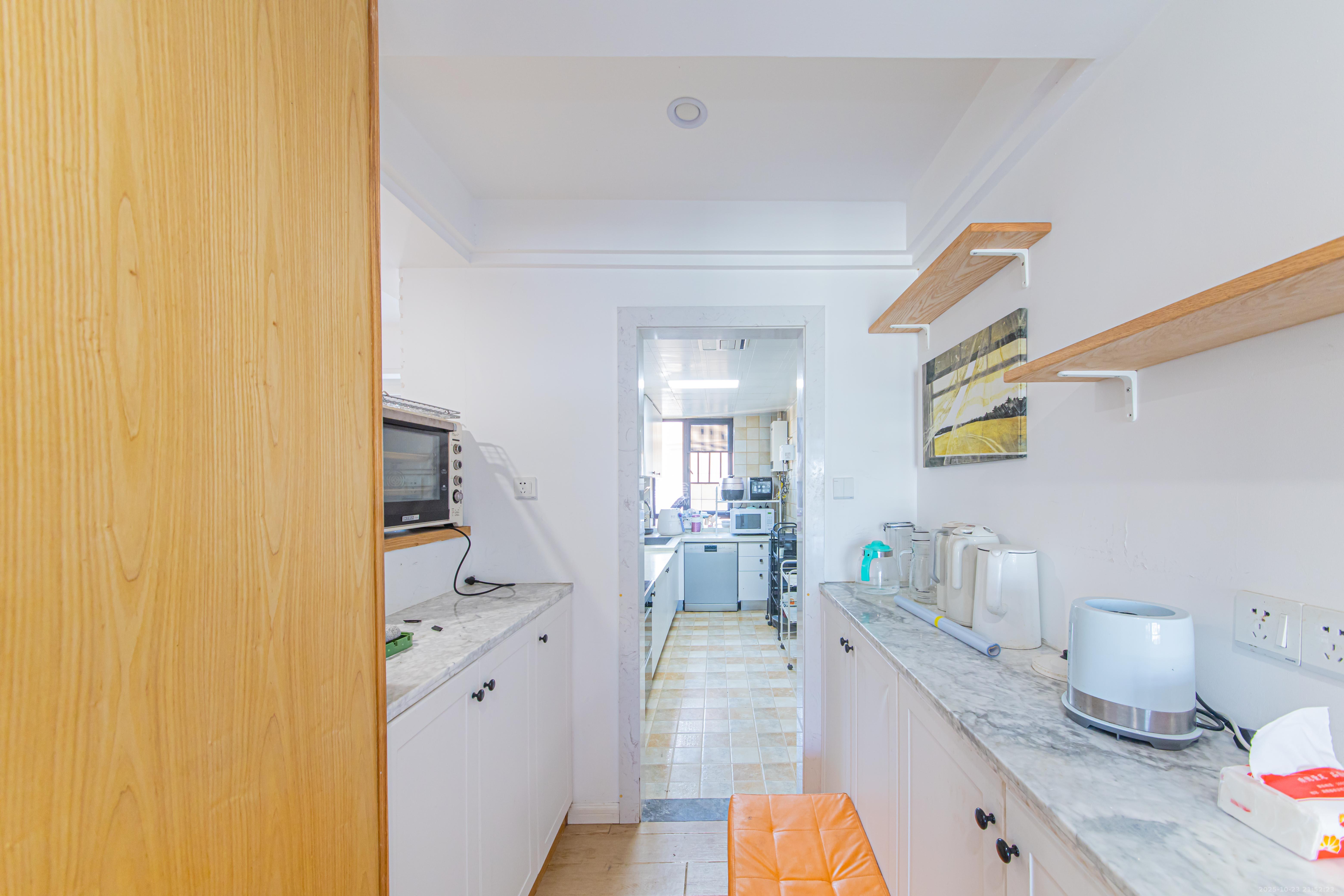 鑫远悦城(鑫远悦时代)  4室2厅2卫    108.0万 鑫远悦城(鑫远悦时代)  4室2厅2卫    108.0万厨房