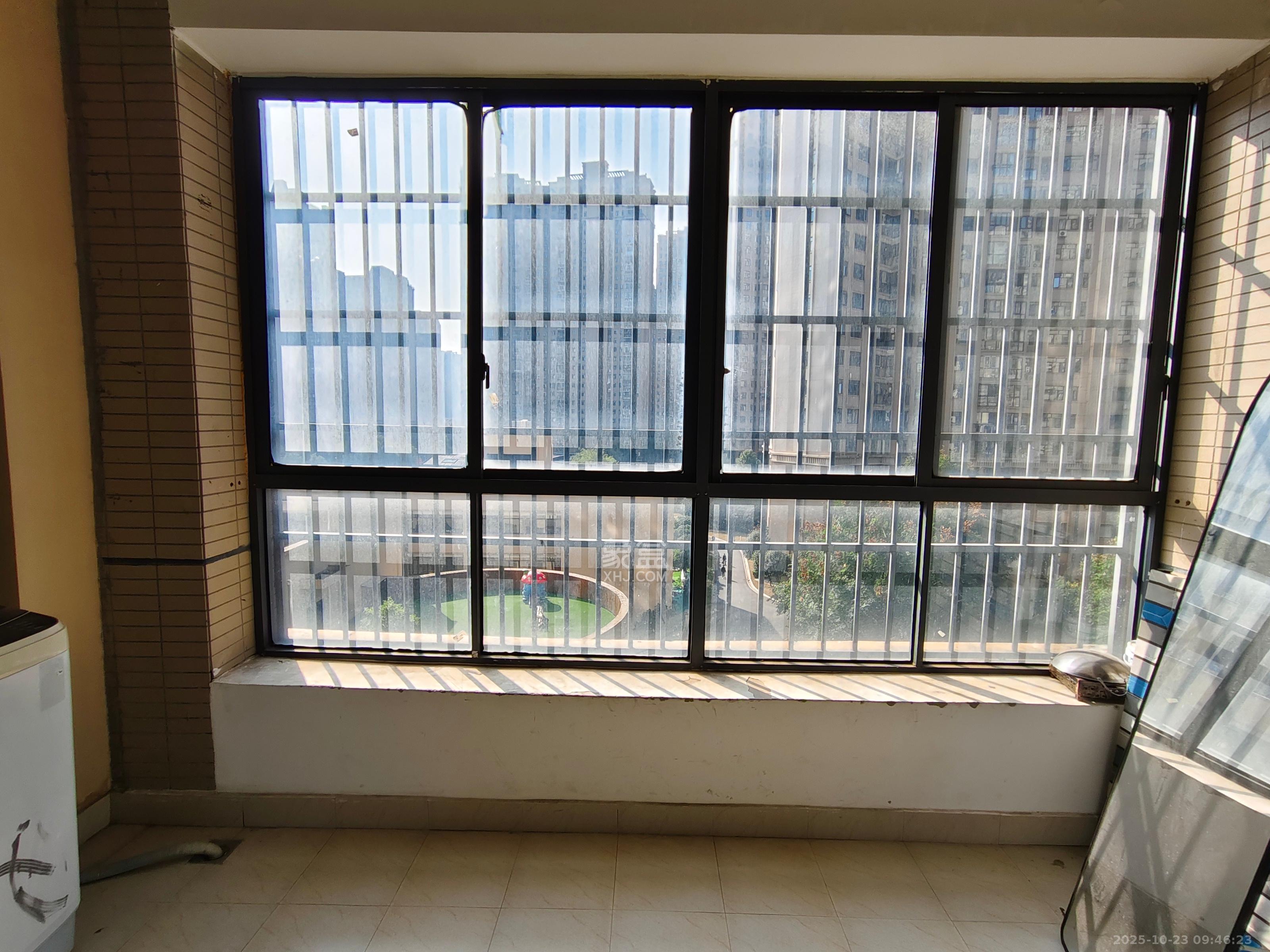 辉煌国际城二期  2室2厅1卫    1800.0元/月室内图