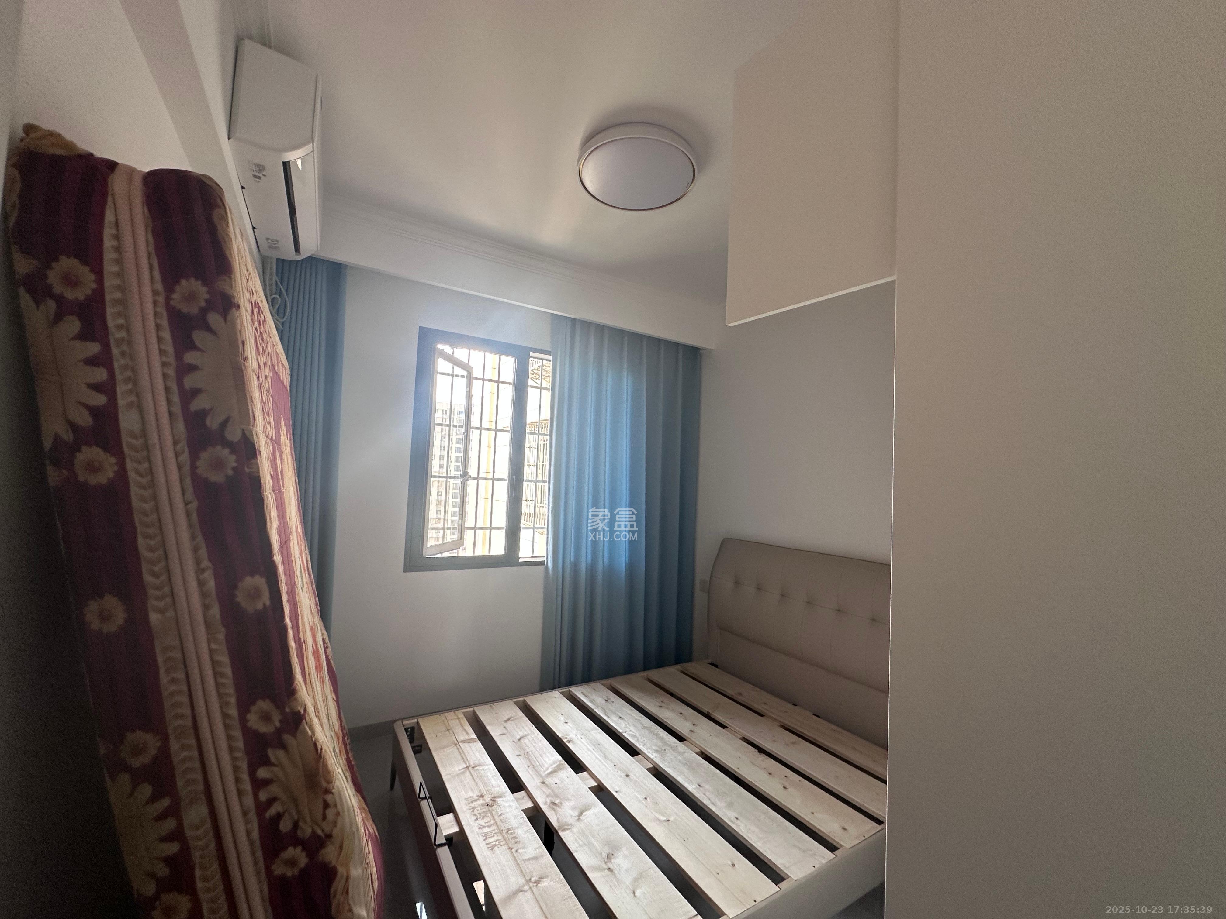 和景家园二期  3室2厅2卫    2800.0元/月室内图