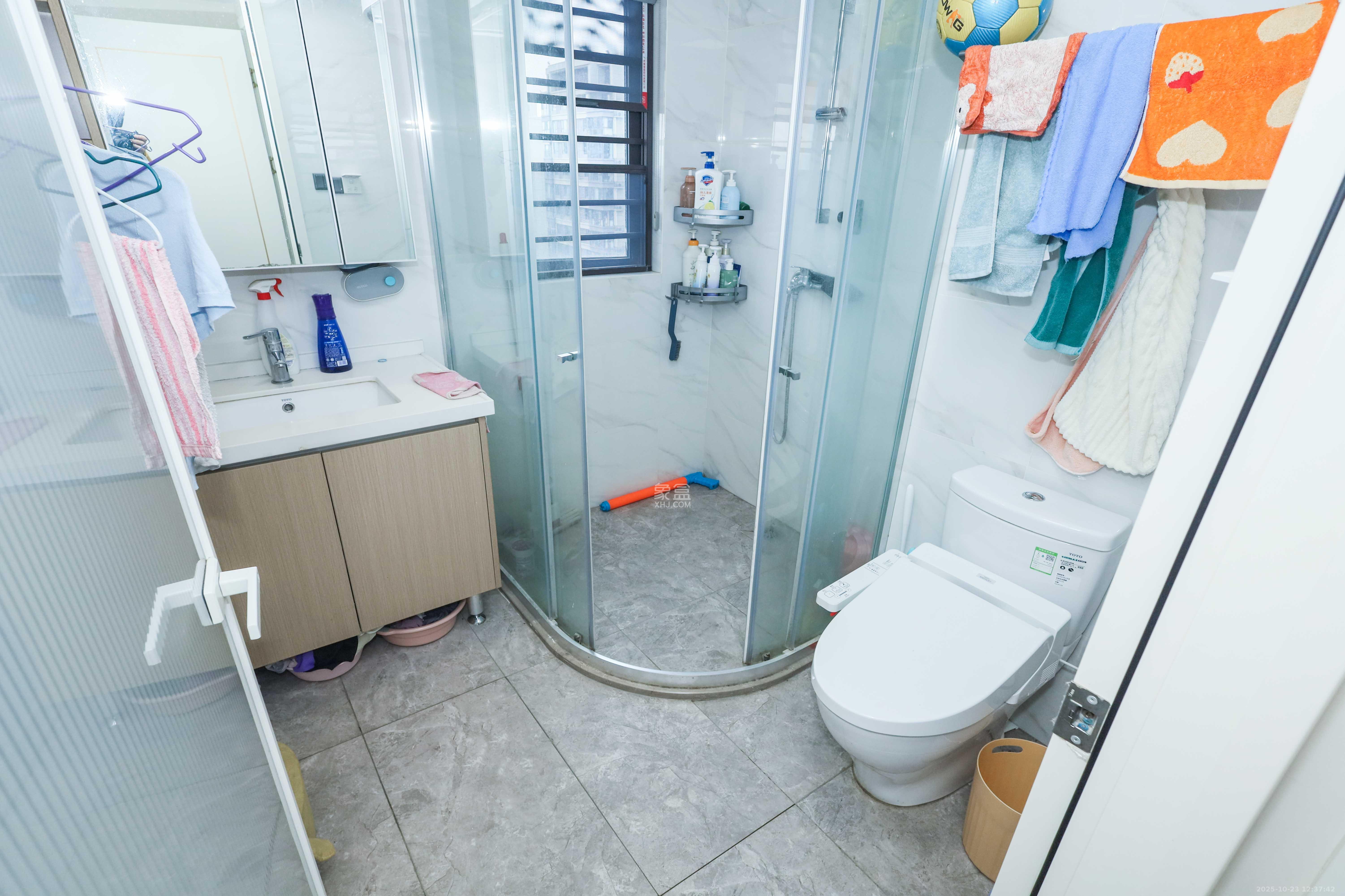 招商华发依云曦城 4室2厅2卫 212.0万 招商华发依云曦城 4室2厅2卫 212.0万卫生间