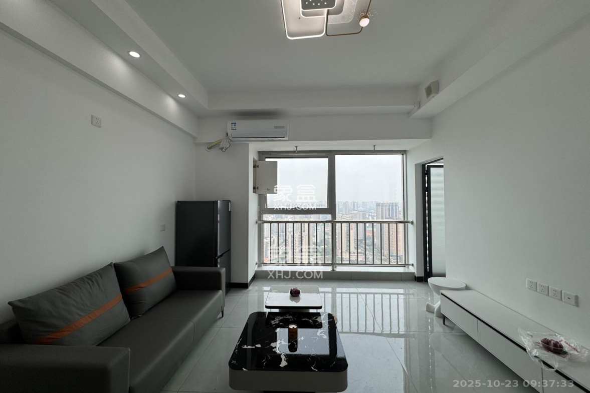 恒大誉府(融誉商业中心) 1室0厅0卫 2100.0元/月 恒大誉府(融誉商业中心) 1室0厅0卫 2100.0元/月室内图