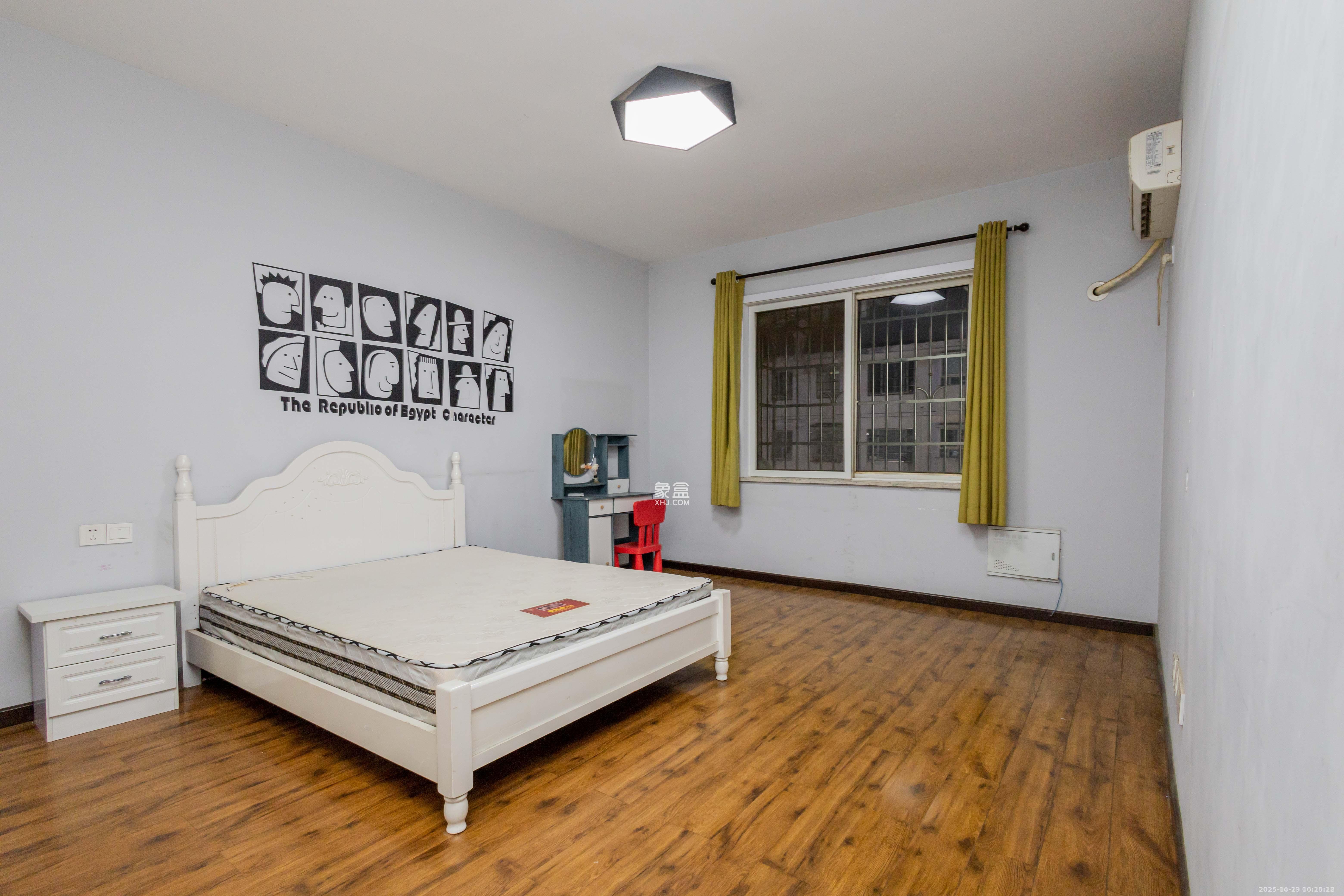 榔梨综合市场  3室2厅2卫    2000.0元/月室内图