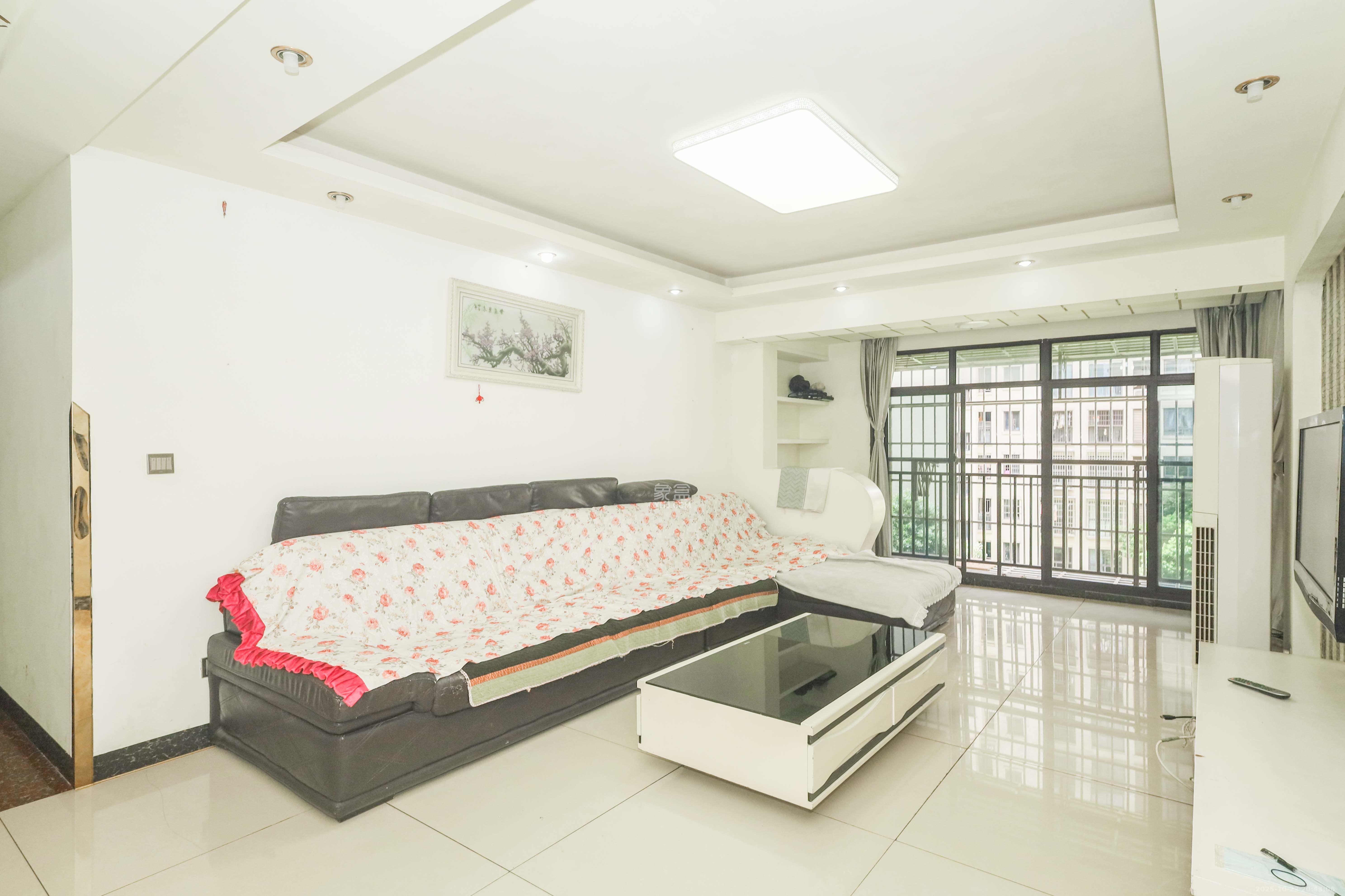 保利麓谷林语E区  3室2厅1卫    2400.0元/月室内图