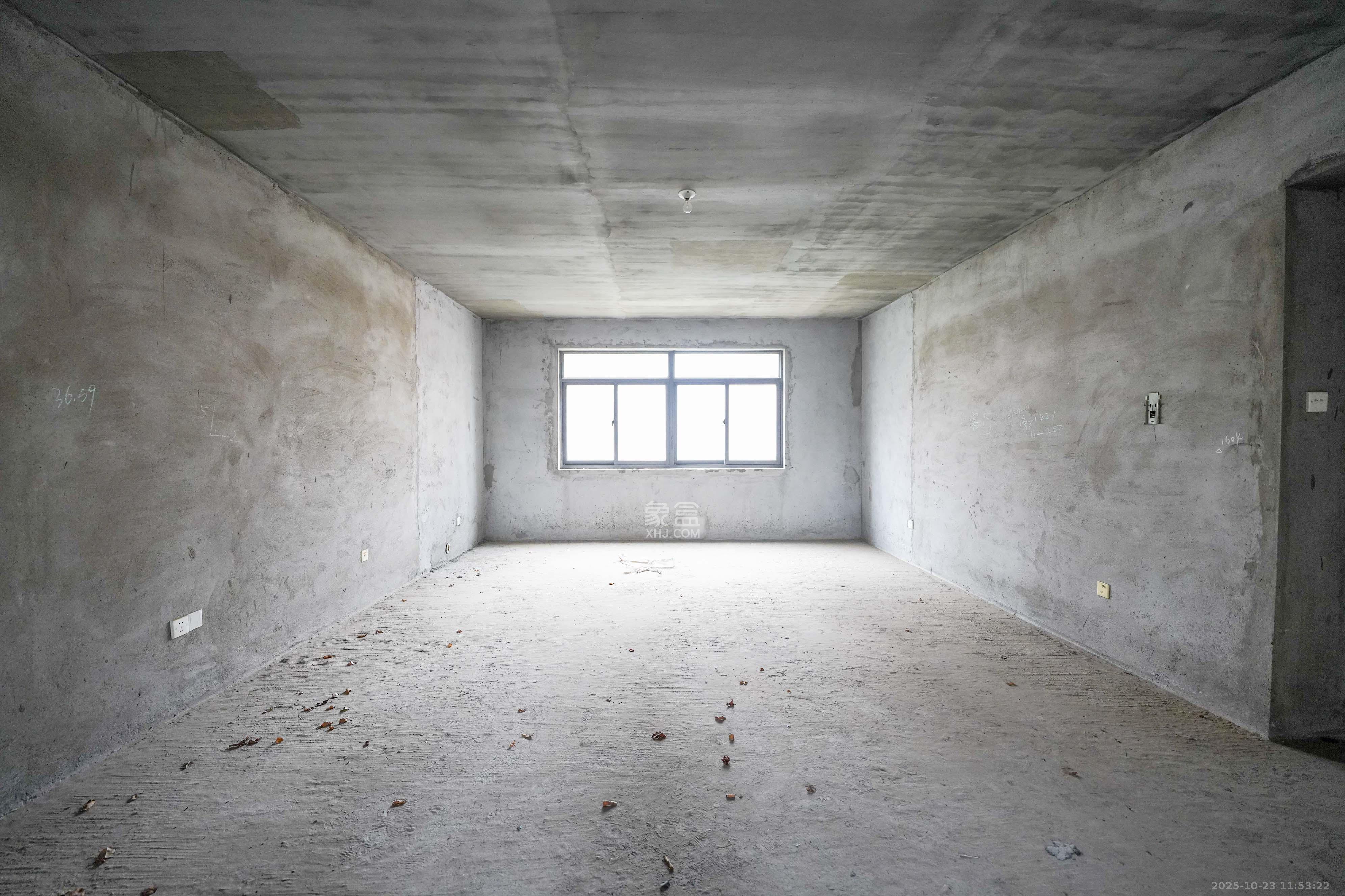 山水嘉园  5室2厅2卫    93.0万