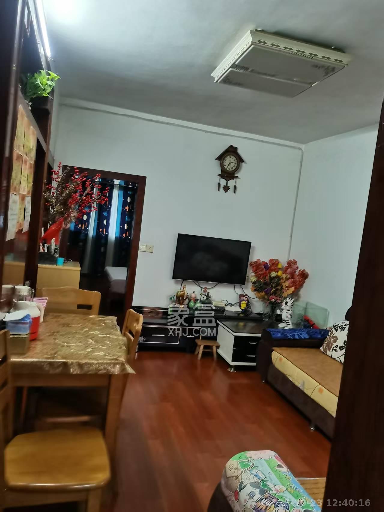 桔园小区1-8片  2室1厅1卫    1700.0元/月