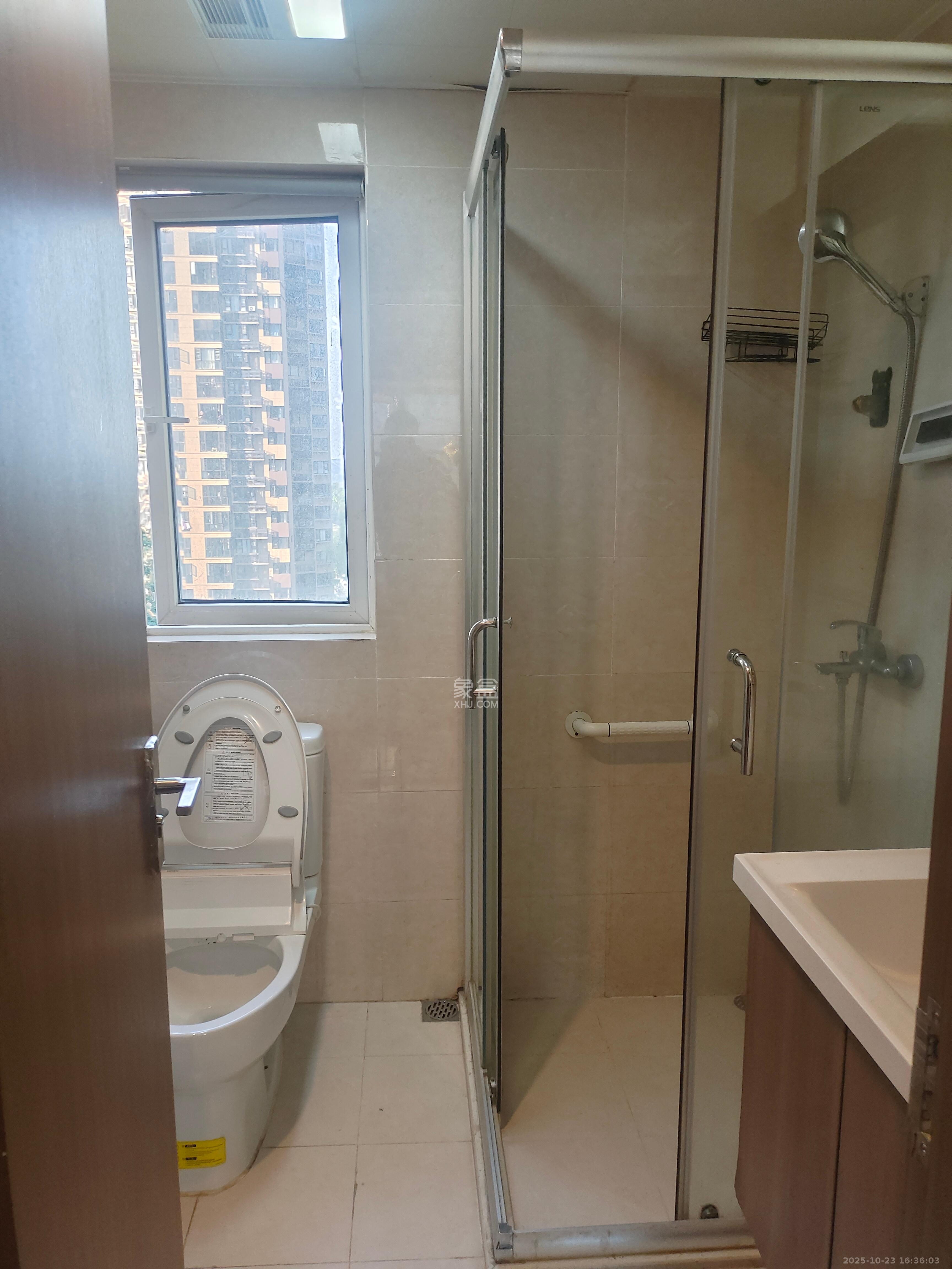 保利香槟国际  4室2厅2卫    2100.0元/月室内图