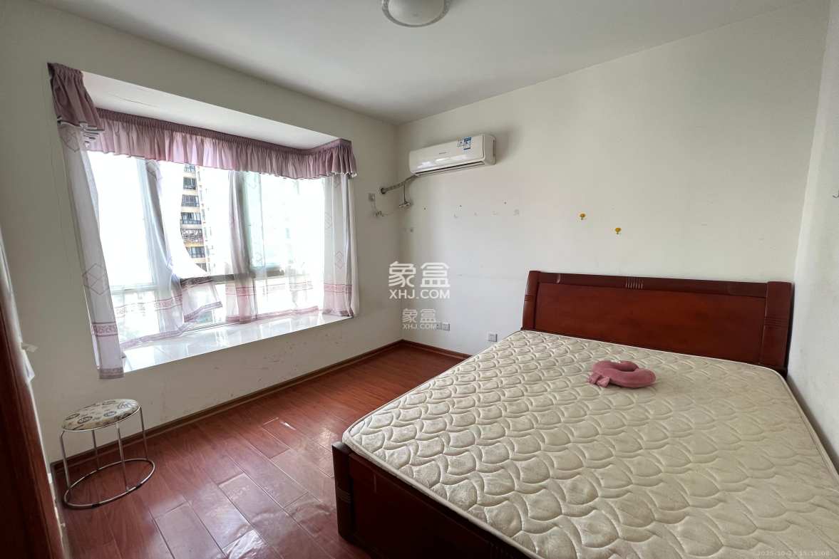 汇都公寓  4室1厅1卫    2400.0元/月 汇都公寓  4室1厅1卫    2400.0元/月室内图