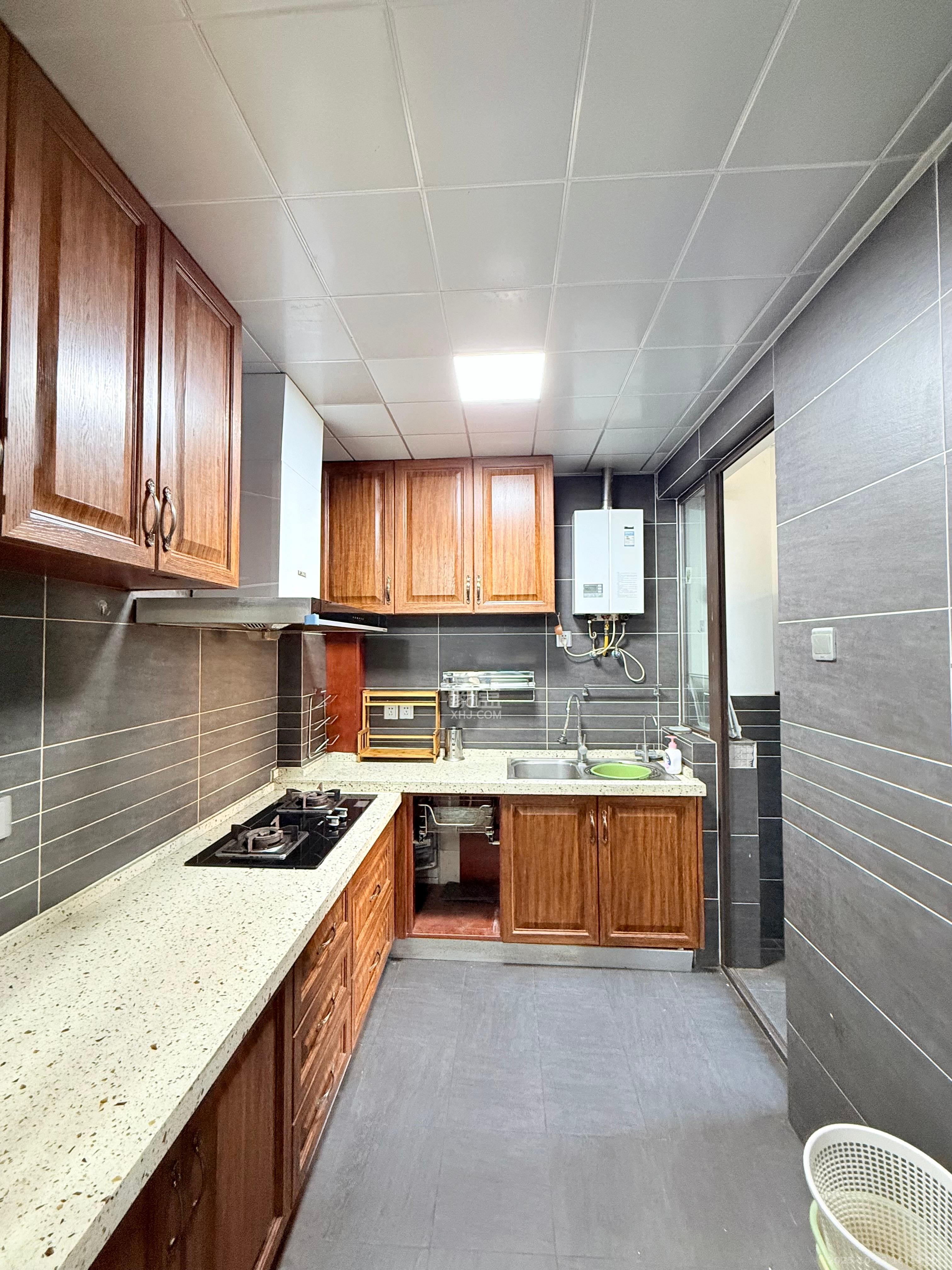 华润橡树湾 3室2厅2卫 2100.0元/月 华润橡树湾 3室2厅2卫 2100.0元/月室内图