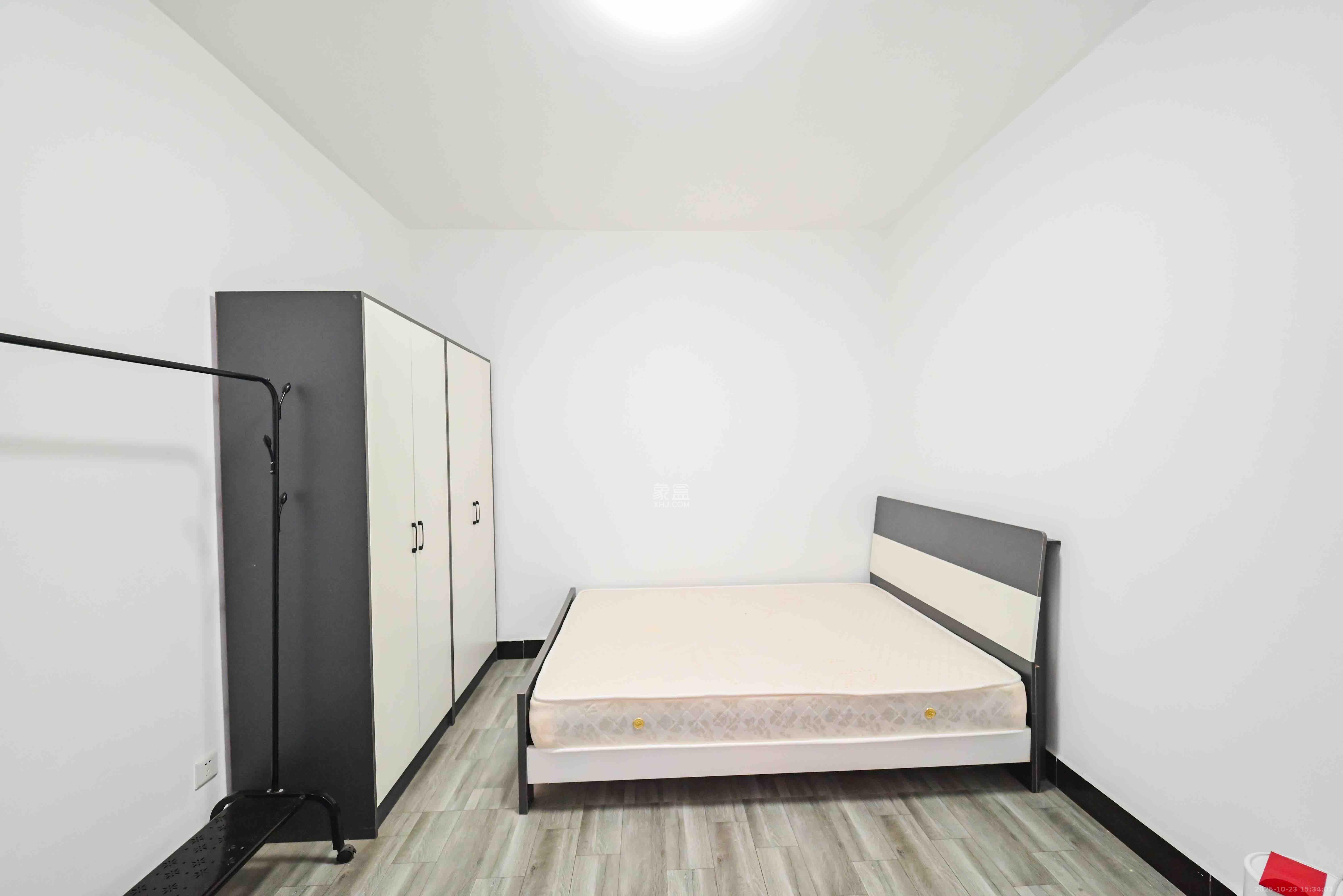 半山壹号  3室2厅1卫    2800.0元/月 半山壹号  3室2厅1卫    2800.0元/月室内图