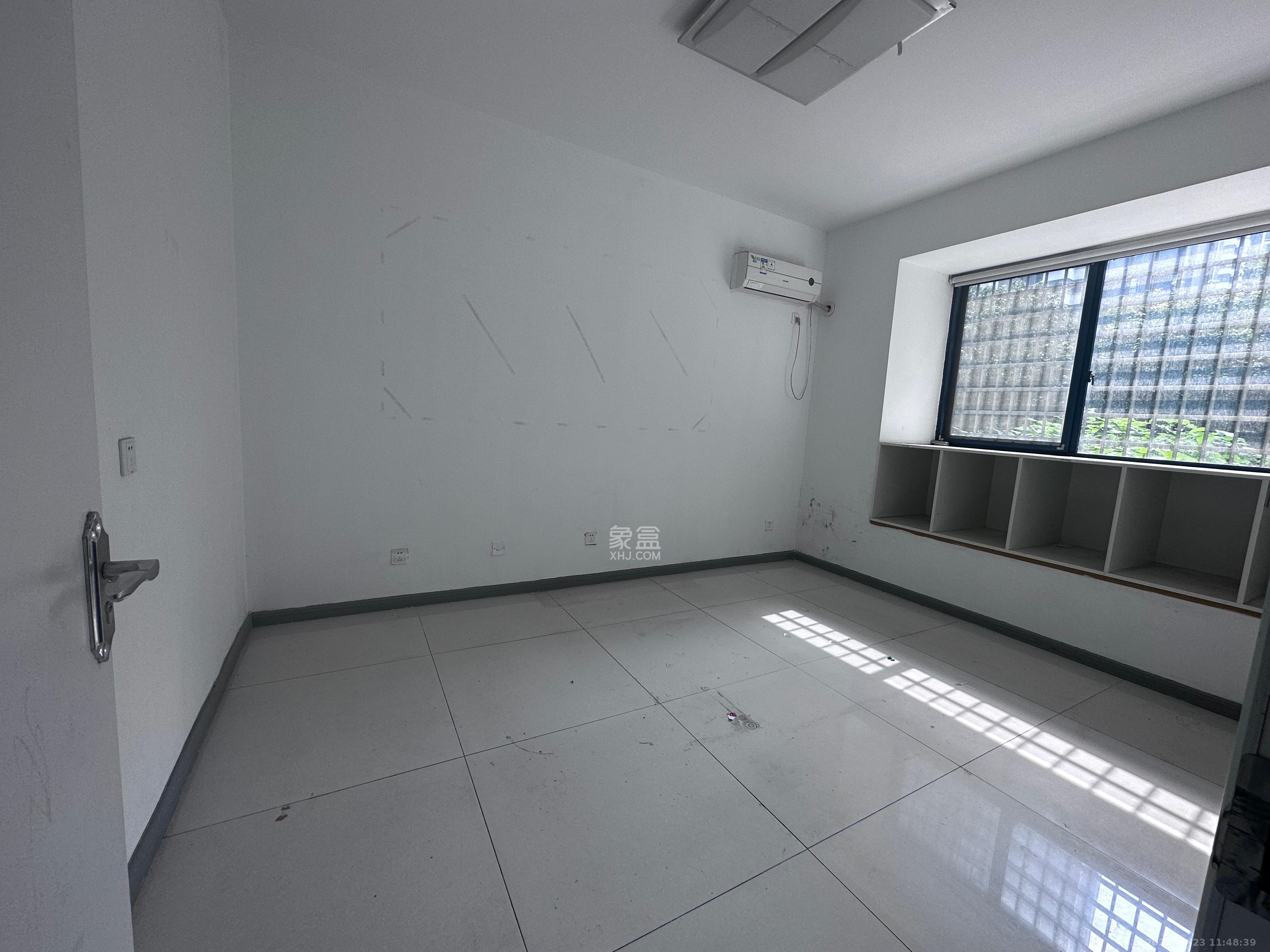 湘江世纪城聚江苑 3室2厅1卫 3000.0元/月 湘江世纪城聚江苑 3室2厅1卫 3000.0元/月室内图