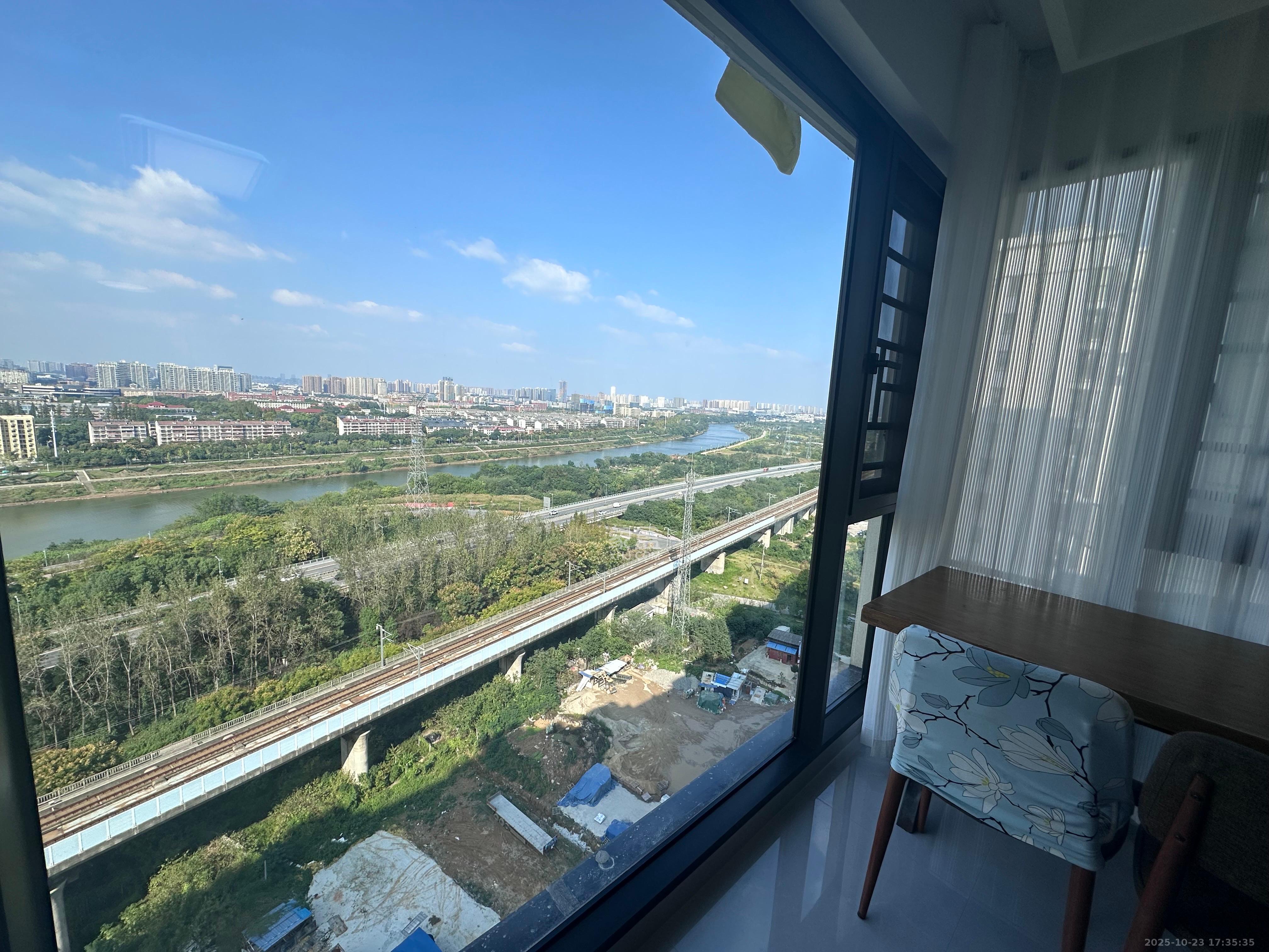 和景家园二期  3室2厅2卫    2800.0元/月室内图