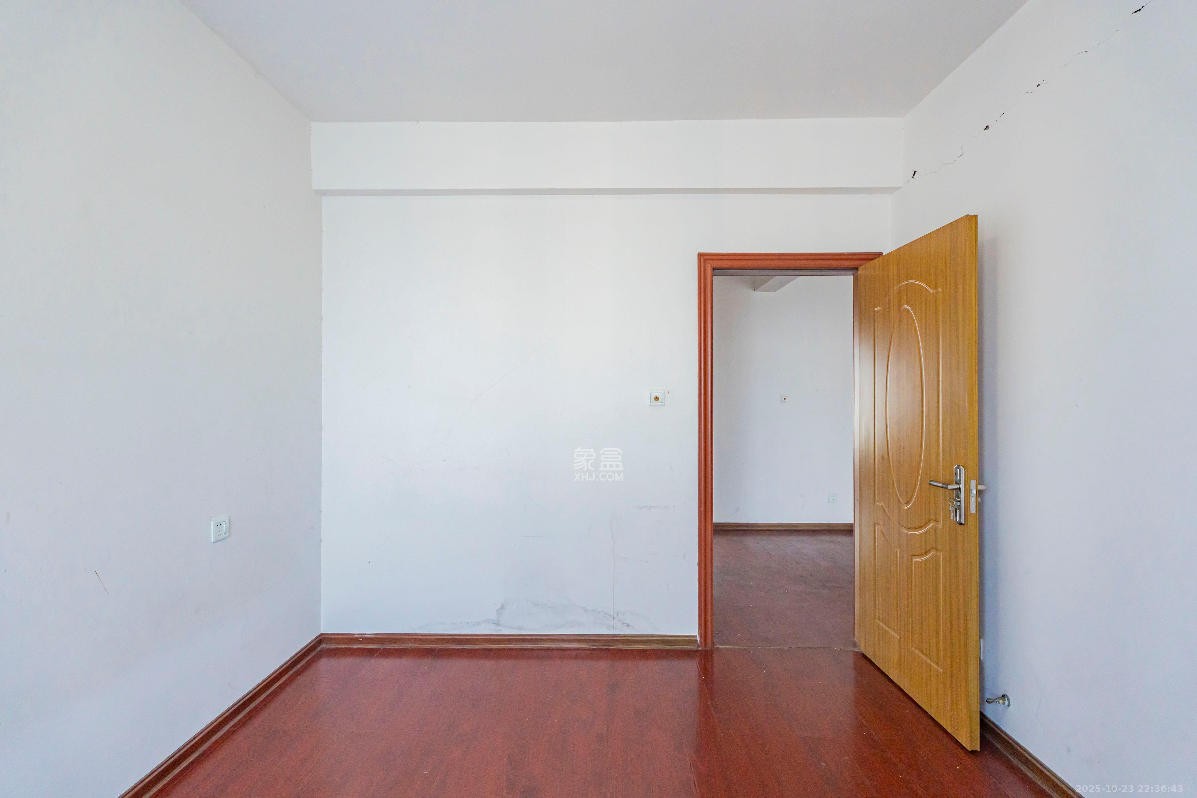 凯乐国际城  2室2厅1卫    85.0万 凯乐国际城  2室2厅1卫    85.0万卧室