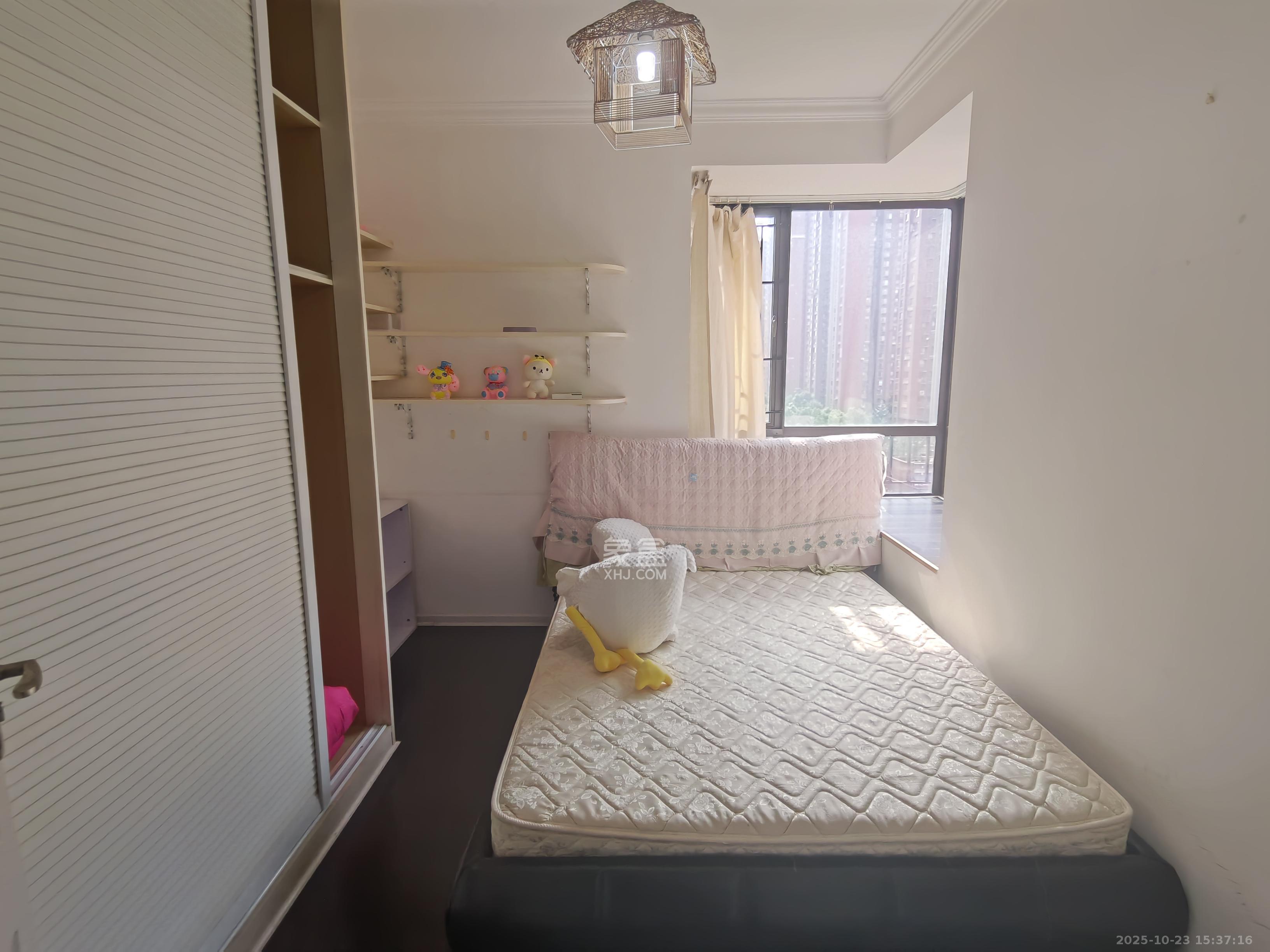 华润凤凰城一期  2室2厅1卫    1900.0元/月 华润凤凰城一期  2室2厅1卫    1900.0元/月室内图