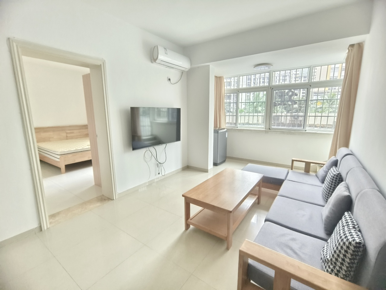 华宝雅苑 1室2厅1卫 2100.0元/月 华宝雅苑 1室2厅1卫 2100.0元/月室内图