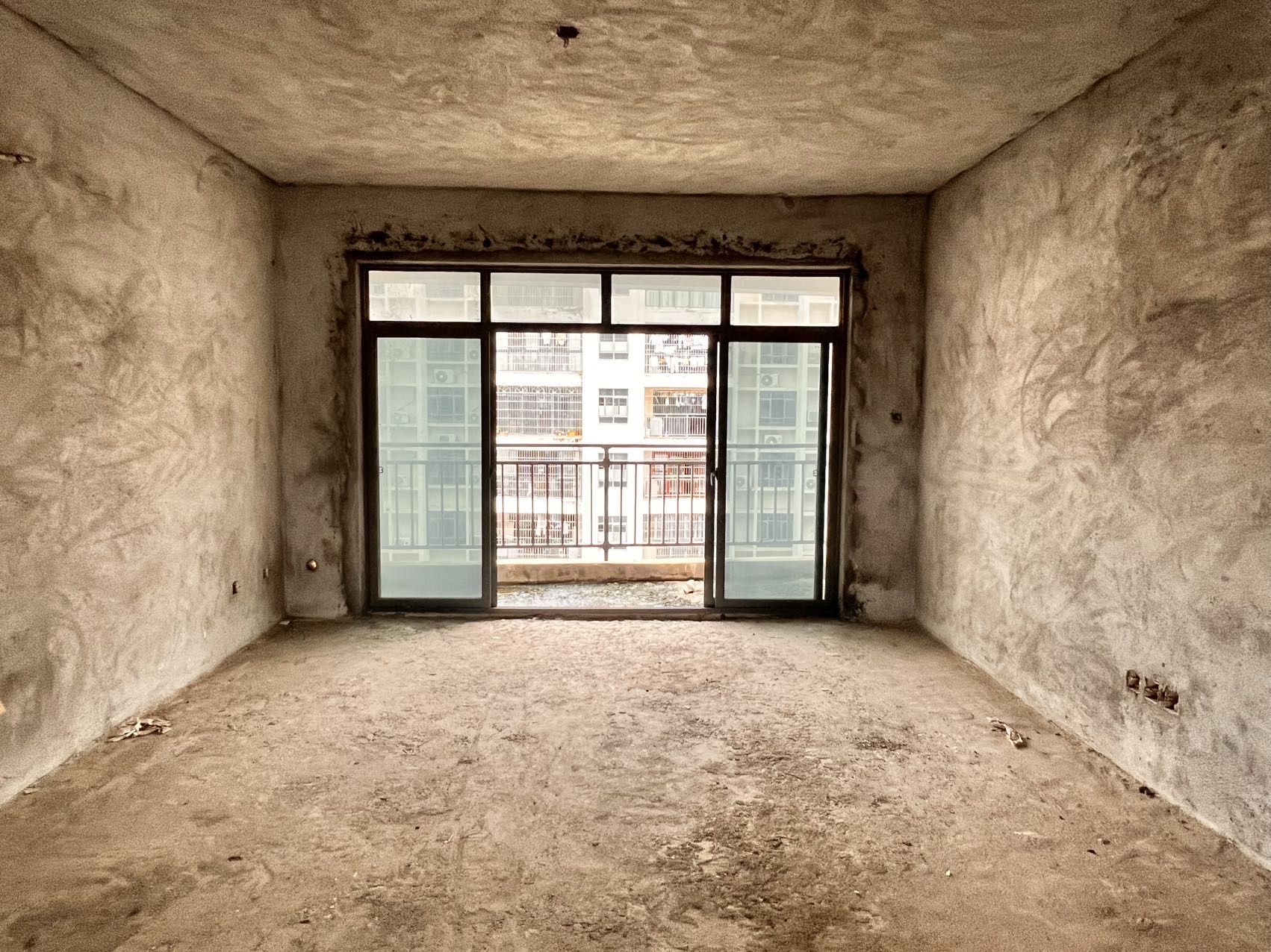 椰海雅苑  4室2厅2卫    160.0万客厅