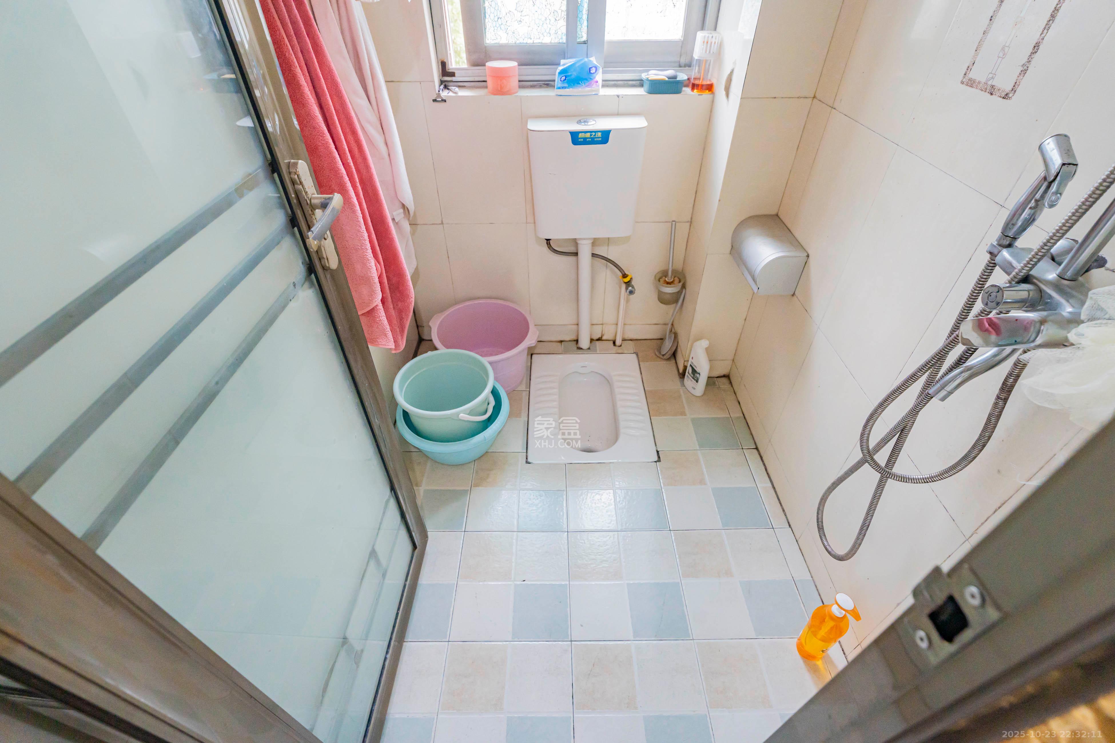 金帆小区  3室2厅1卫    65.0万 金帆小区  3室2厅1卫    65.0万卫生间