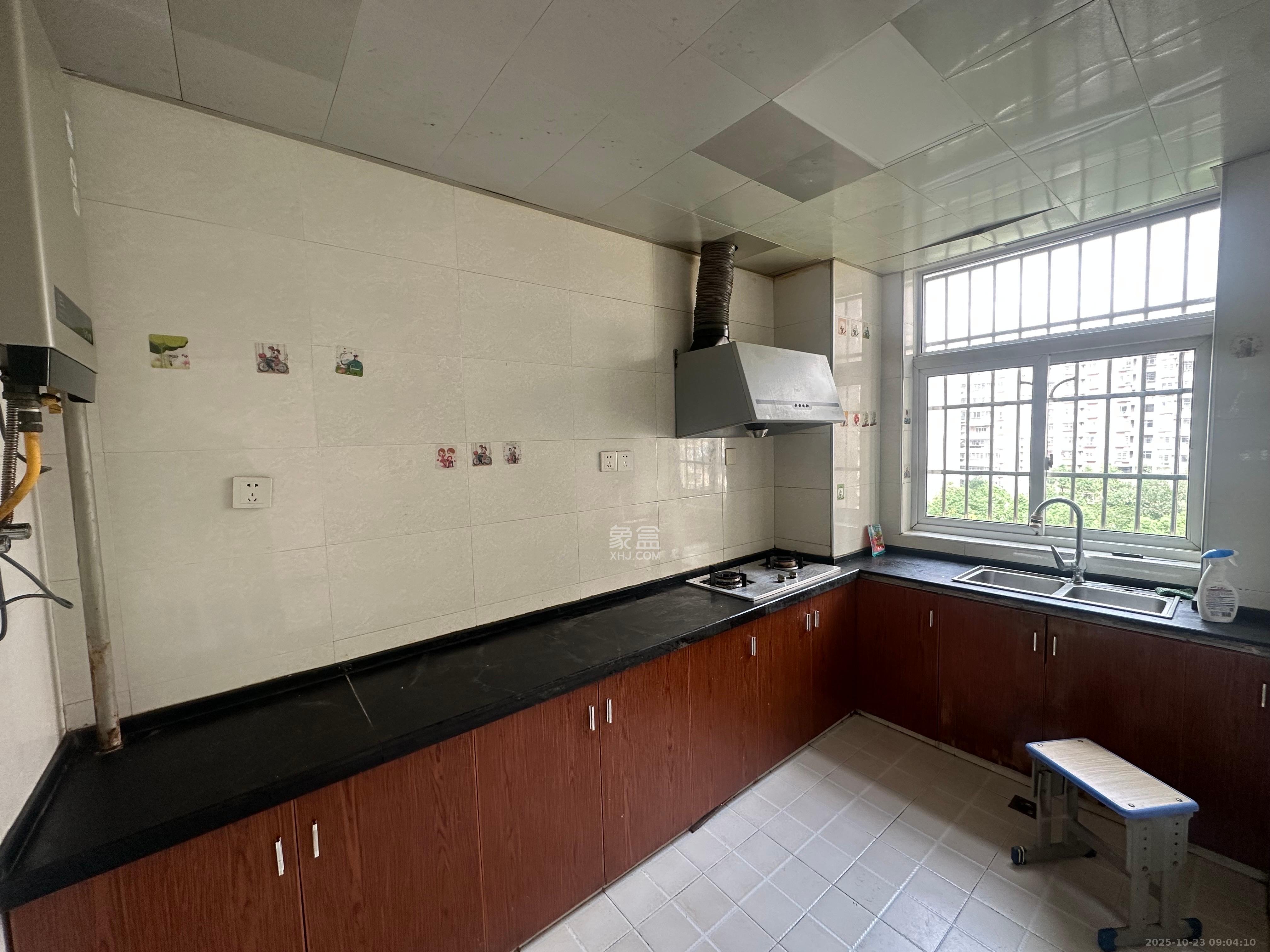 黎郡新宇熙春园  3室2厅1卫    2200.0元/月室内图