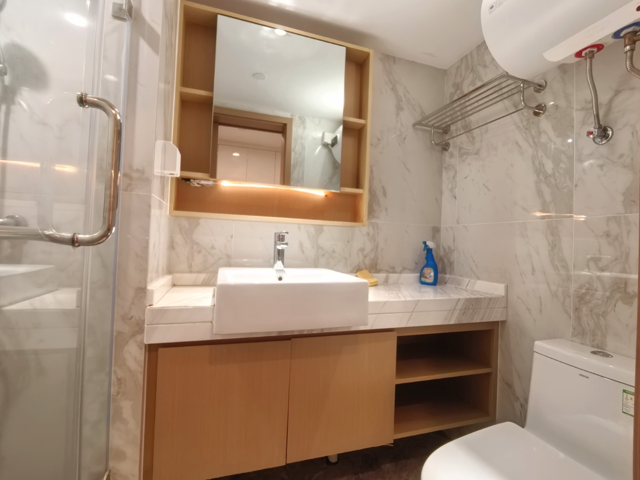 融创精彩天地  1室1厅1卫    2200.0元/月室内图