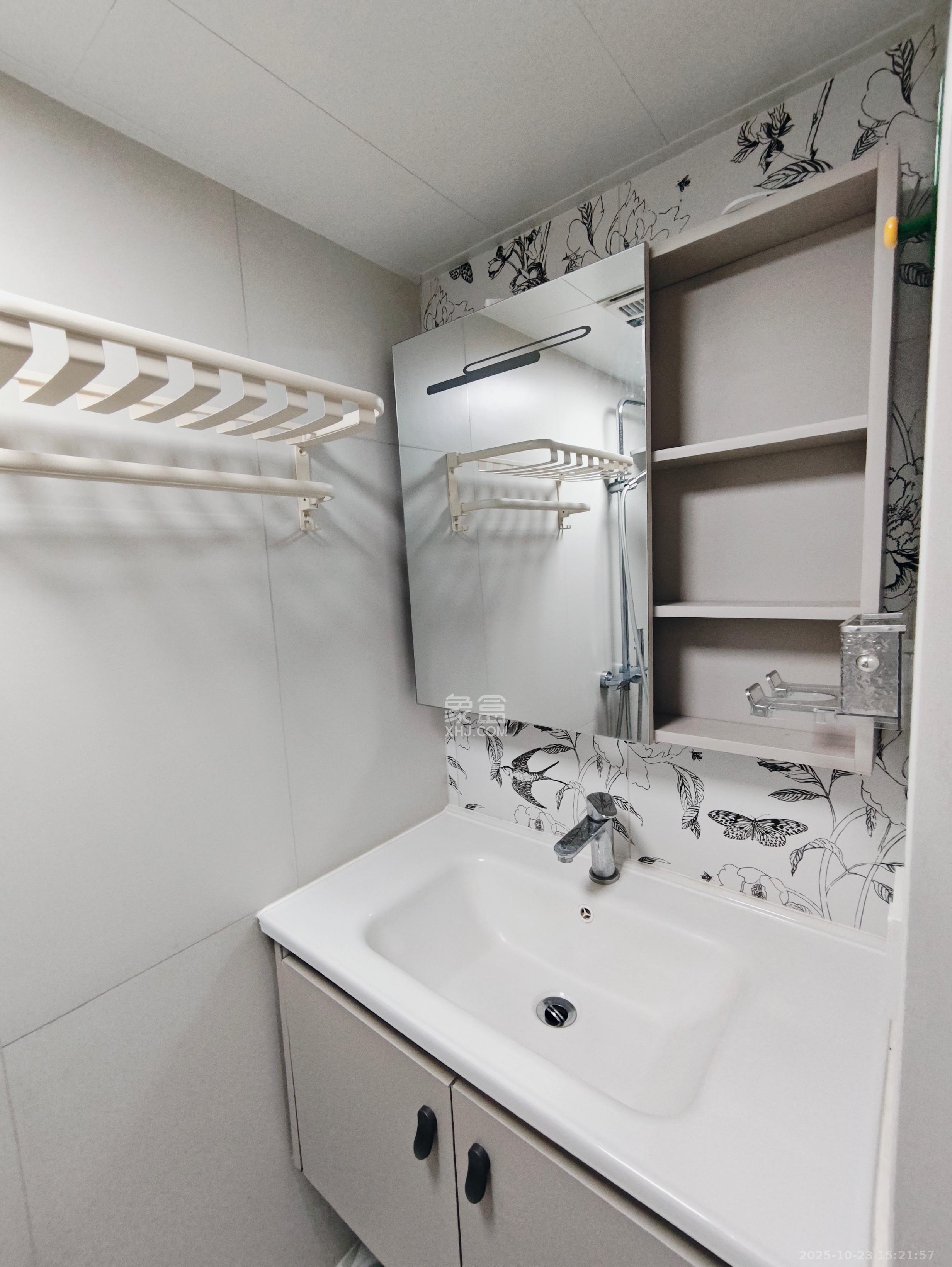 珠江花城好世界  1室1厅1卫    2100.0元/月 珠江花城好世界  1室1厅1卫    2100.0元/月室内图