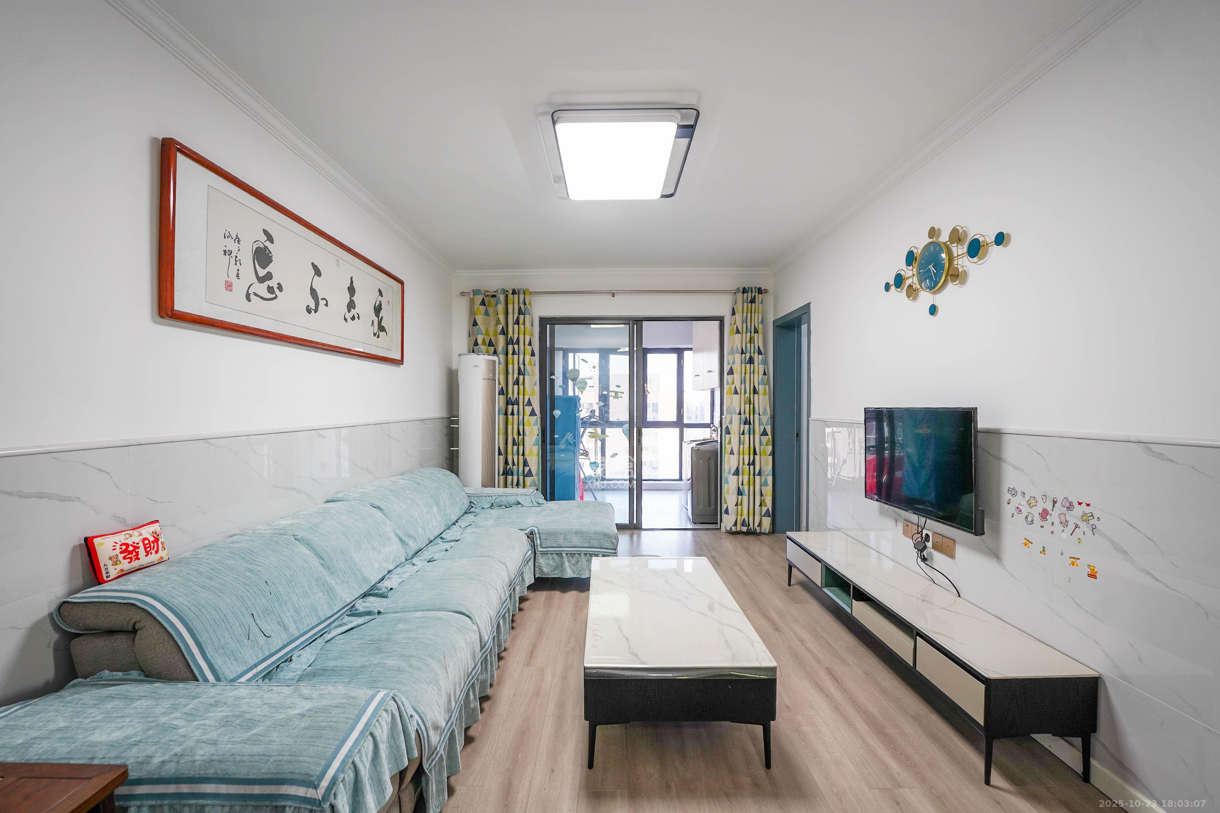 汇金城/嘉华城(二期、三期)  3室2厅2卫    120.0万 汇金城/嘉华城(二期、三期)  3室2厅2卫    120.0万客厅