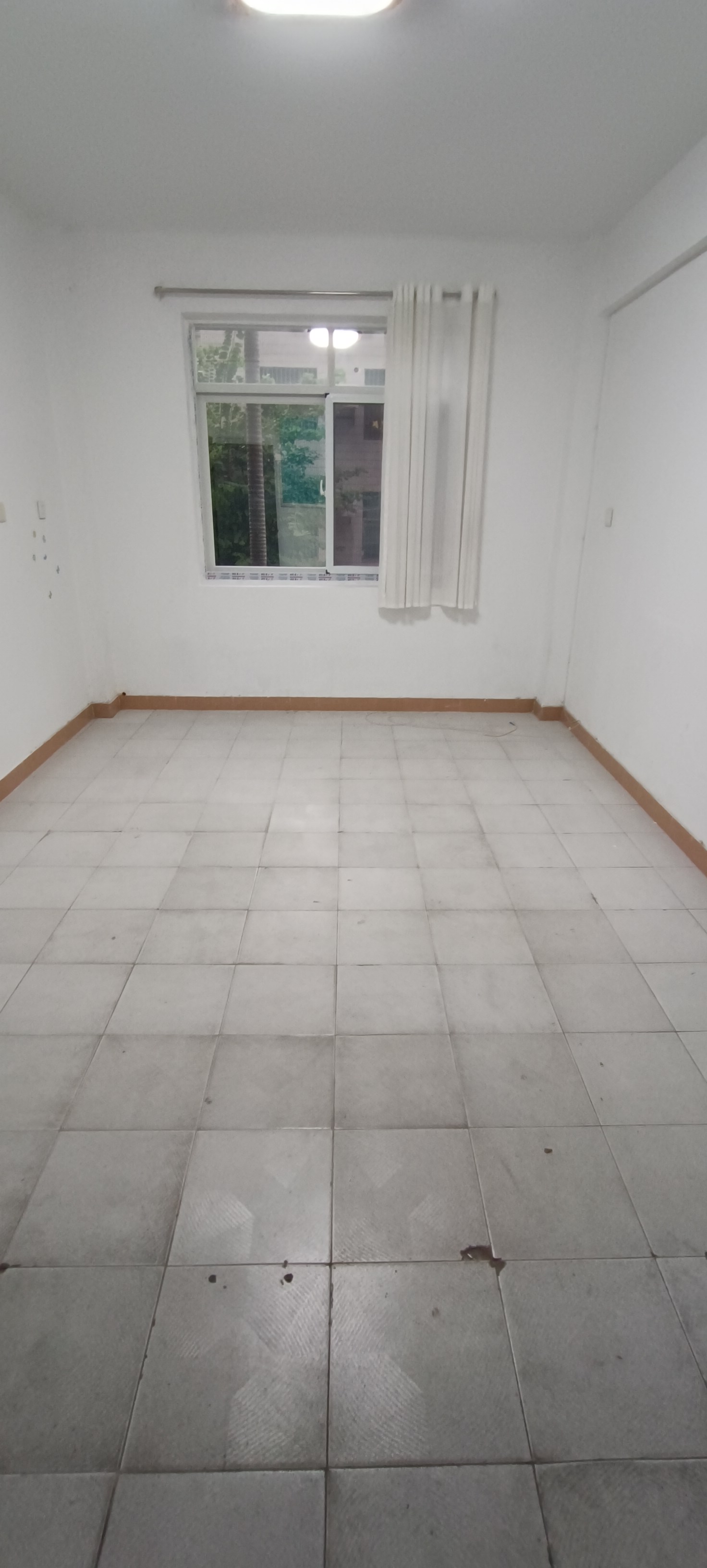 金贸小区  2室1厅1卫    2000.0元/月